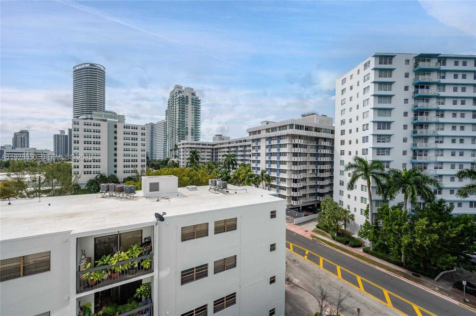 Small Image of 899 WEST AVE #7E, Miami Beach Number 18
