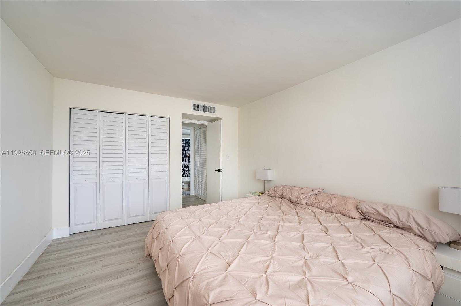 Small Image of 899 WEST AVE #7E, Miami Beach Number 6