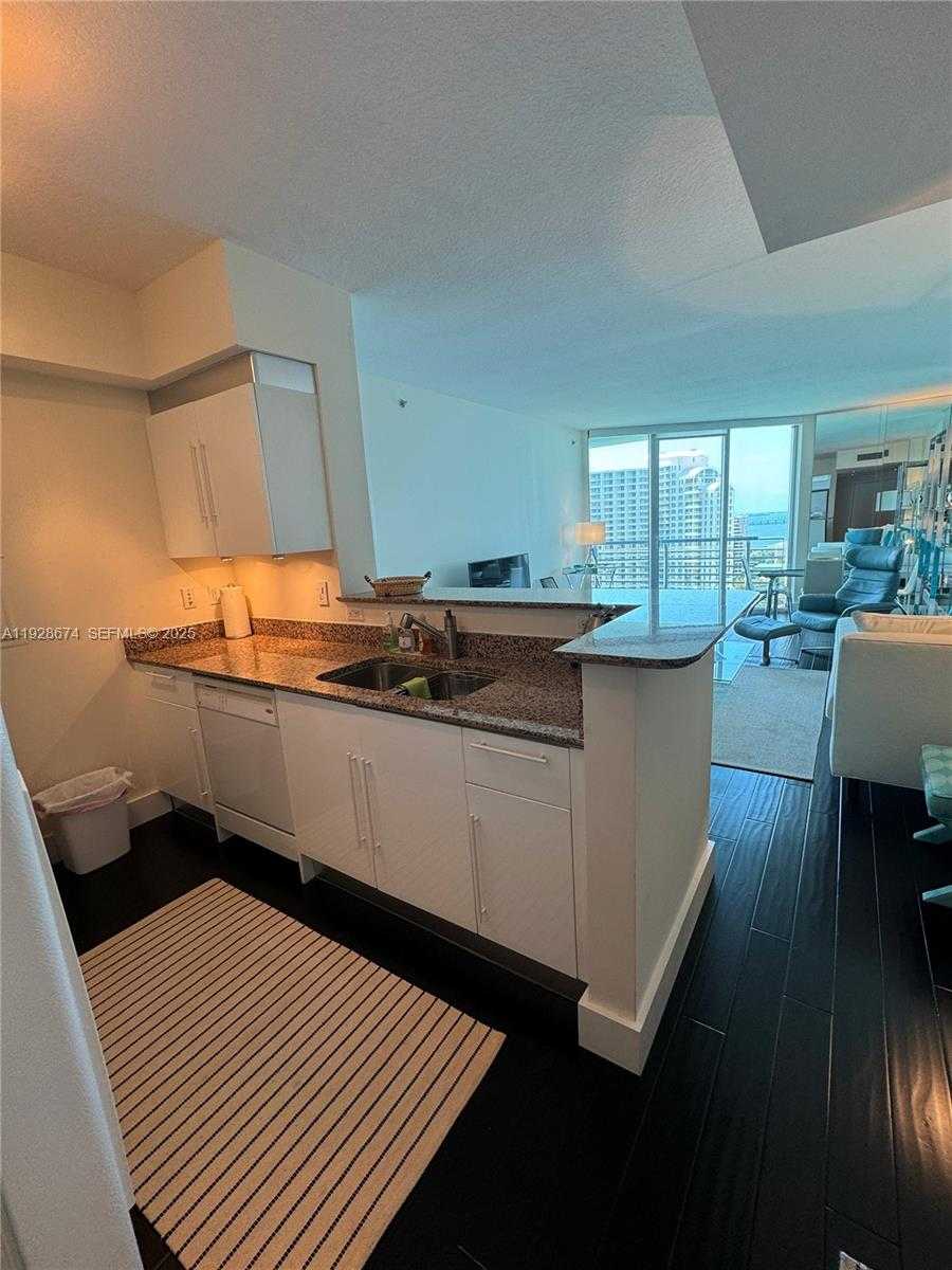 Small Image of 335 SOUTH BISCAYNE BLVD #2403, Miami Number 4