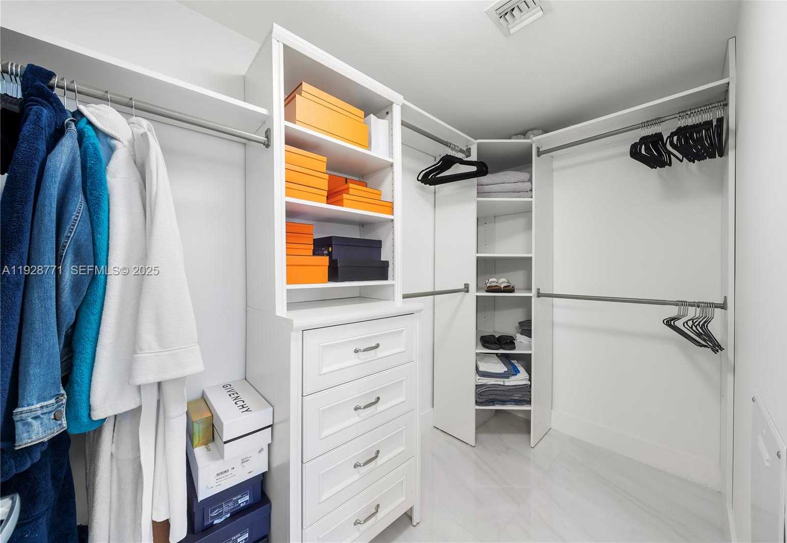 Imagen de Pequeño Objeto