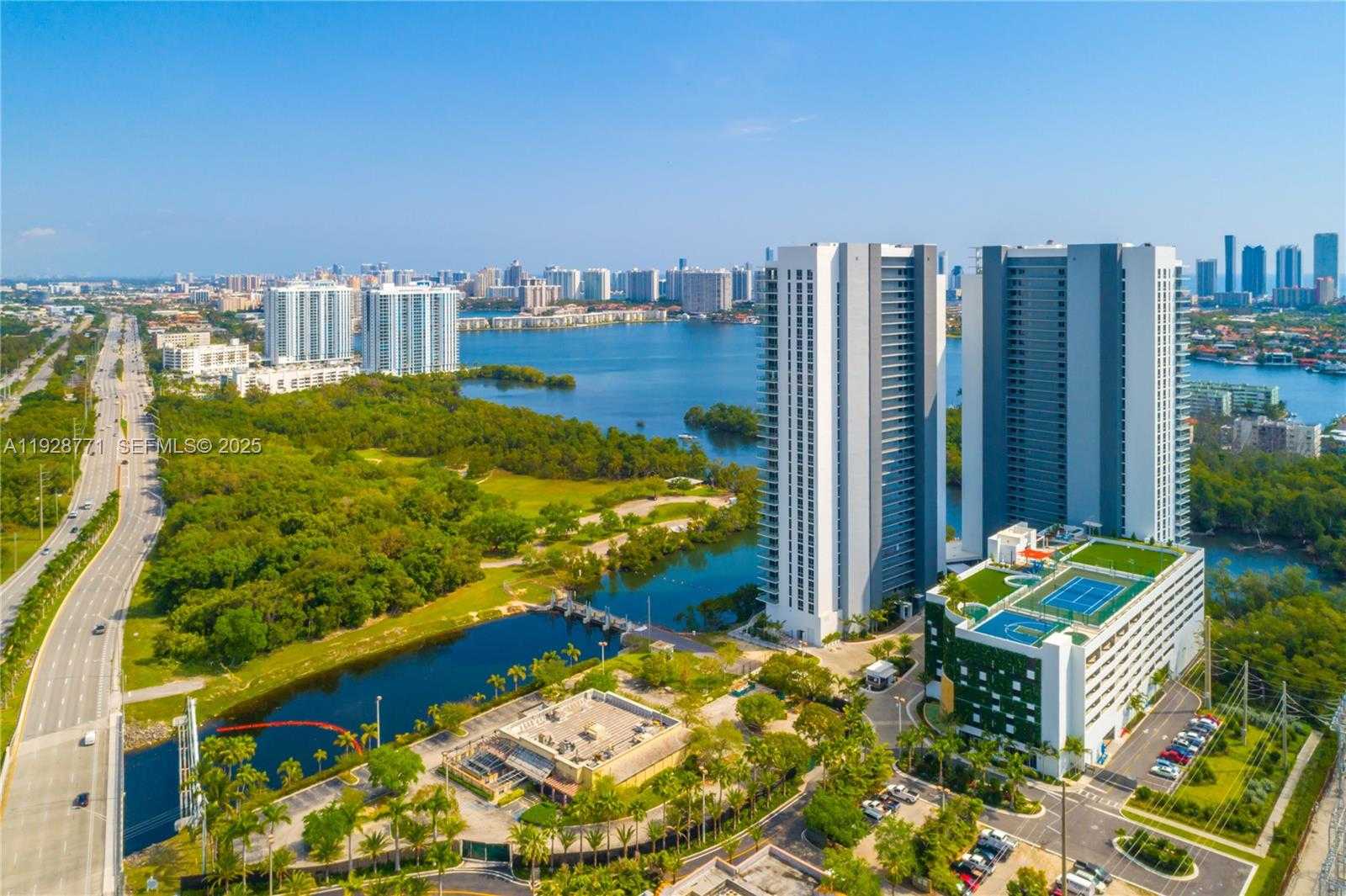 Imagen de Pequeño Objeto