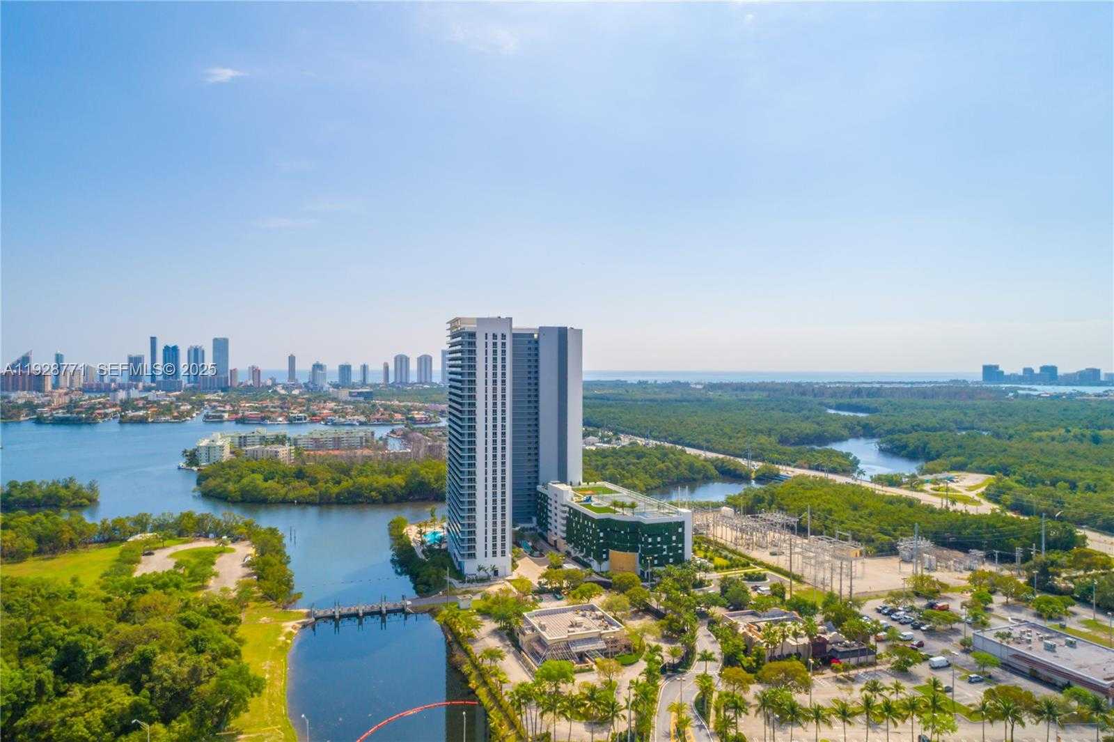 Imagen de Pequeño Objeto