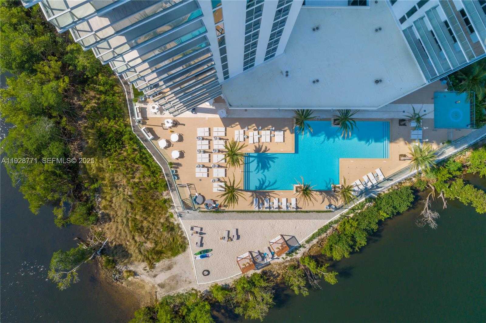 Imagen de Pequeño Objeto