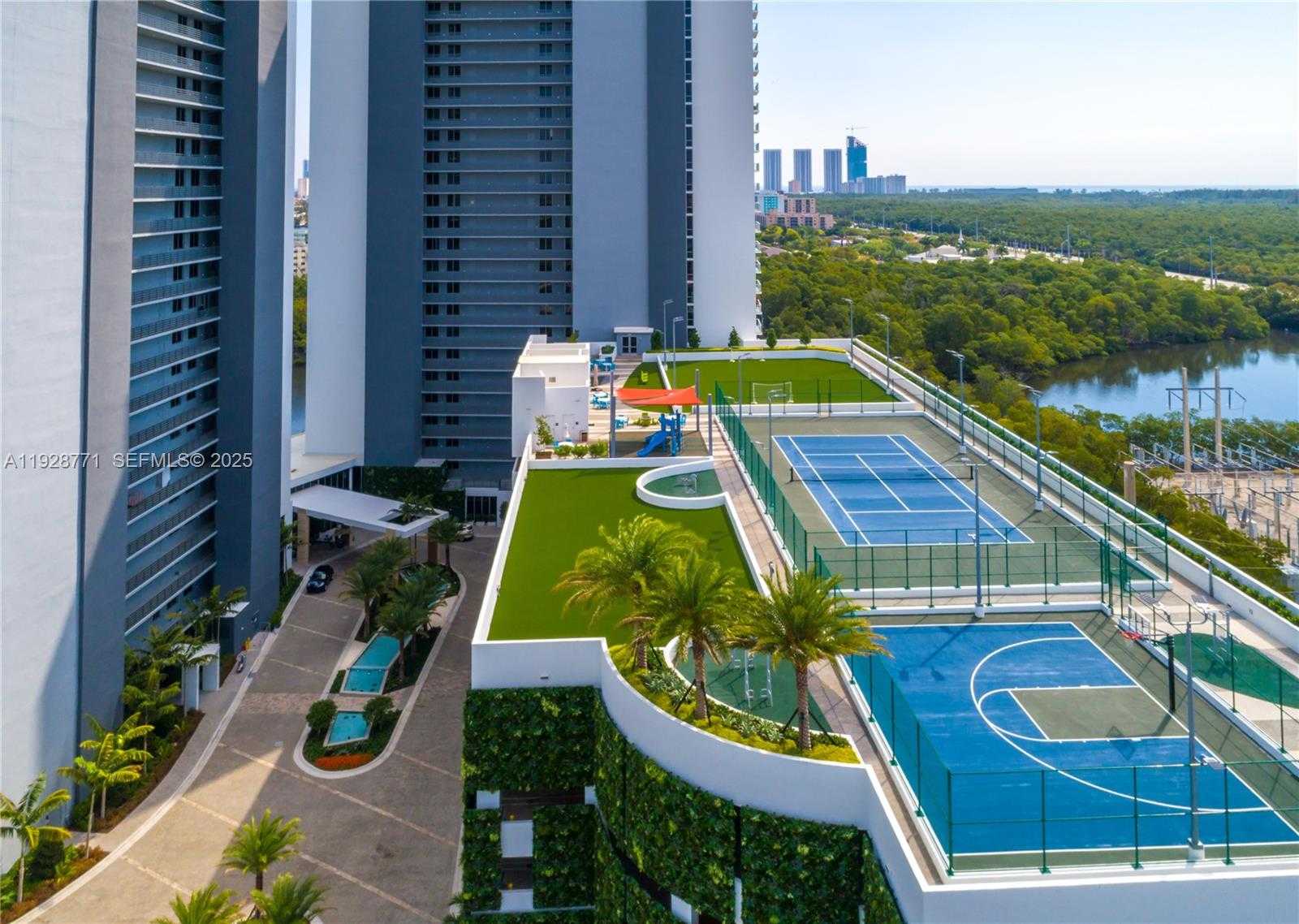 Imagen de Pequeño Objeto