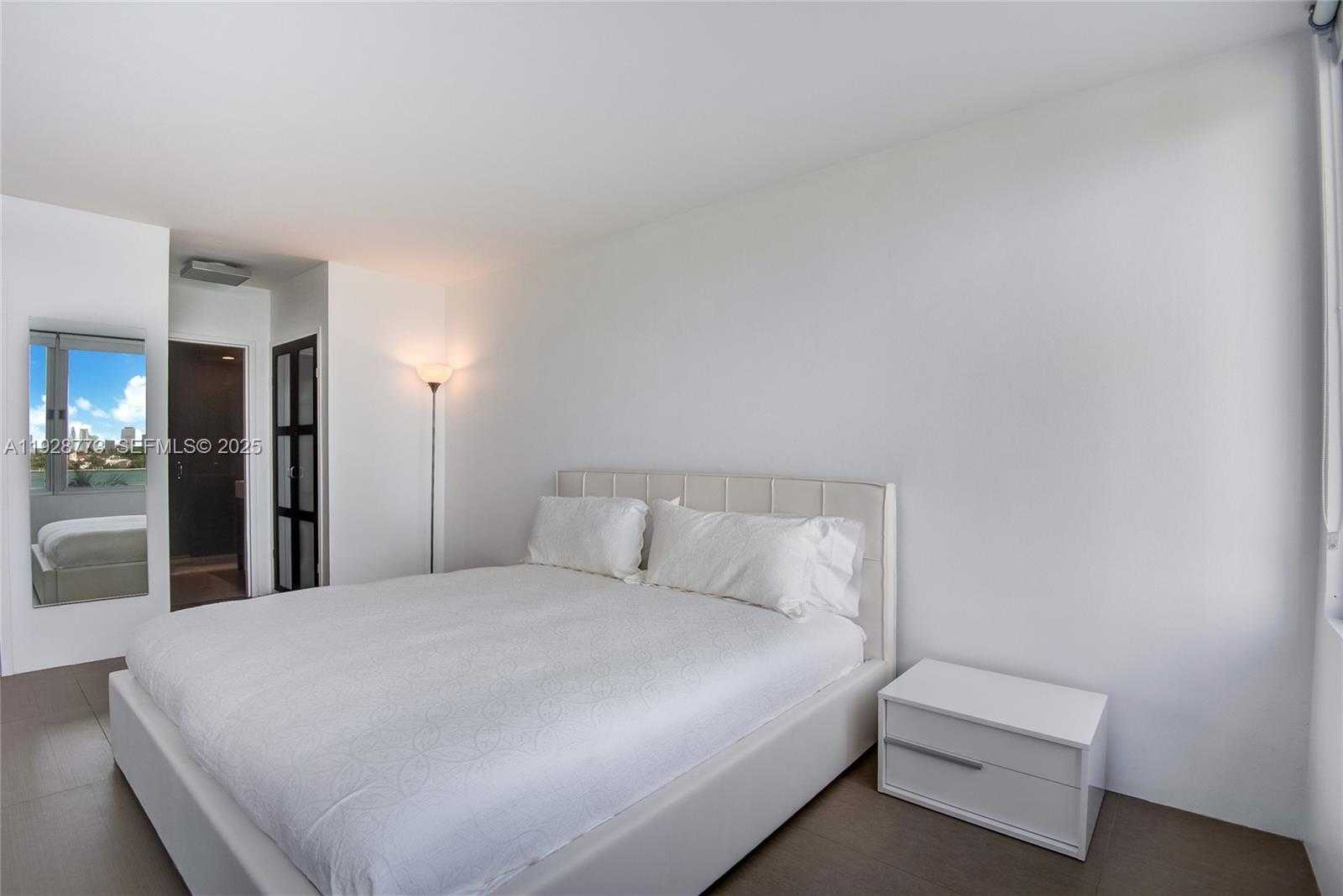 Small Image of 1000 WEST AVE #311, Miami Beach Number 13