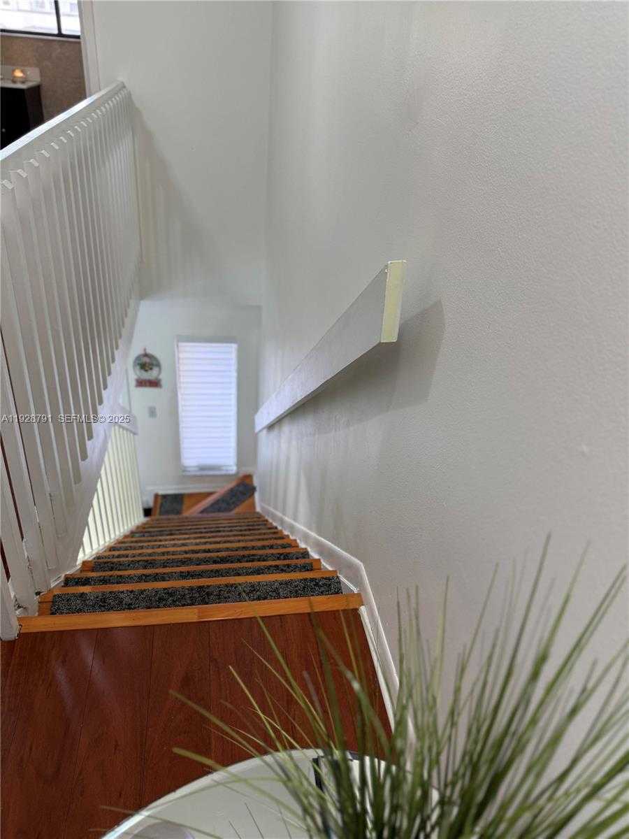 Small Image of 9525 SOUTH WEST 148TH AVE CIR, Miami Number 11