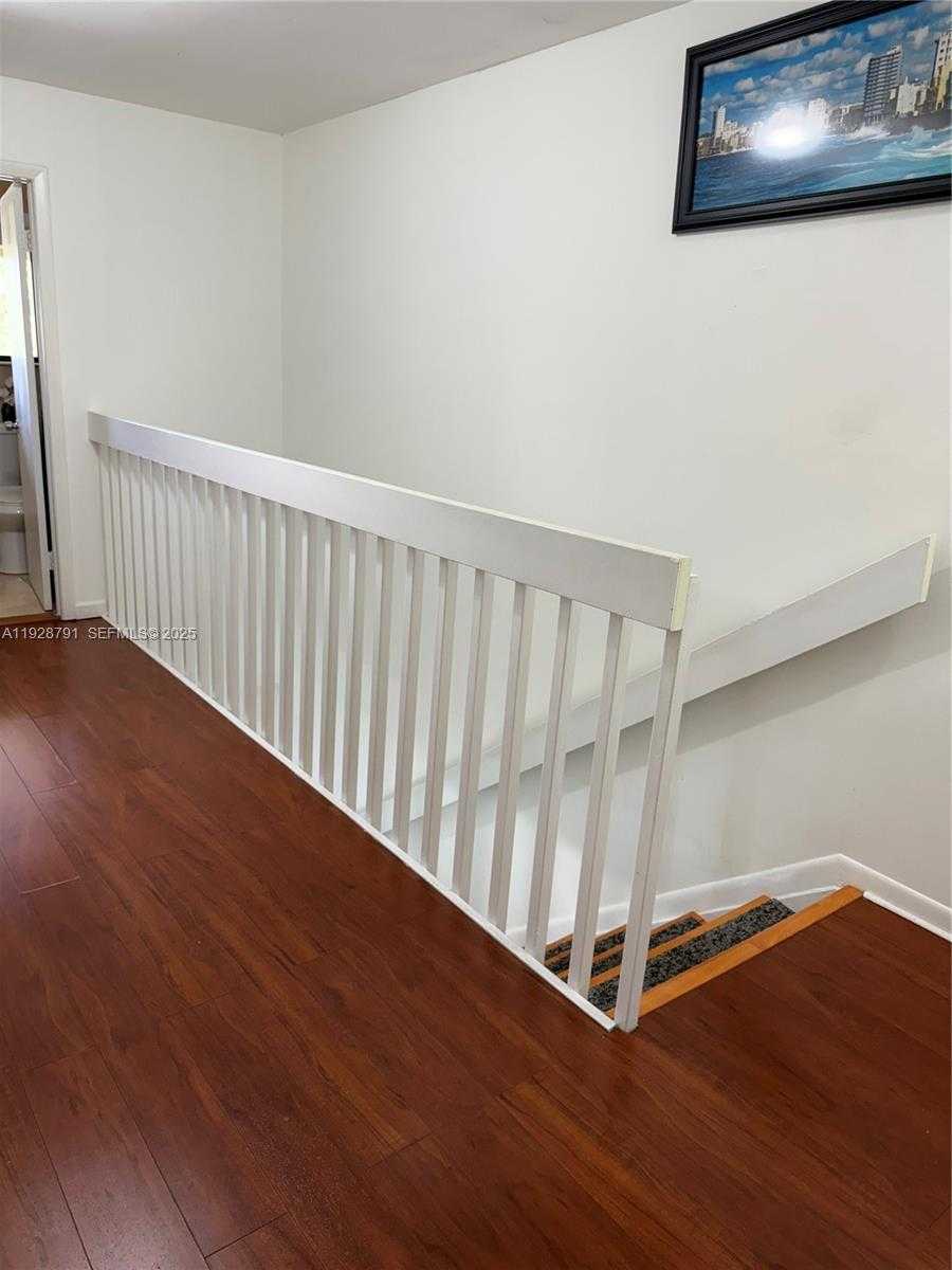 Small Image of 9525 SOUTH WEST 148TH AVE CIR, Miami Number 12