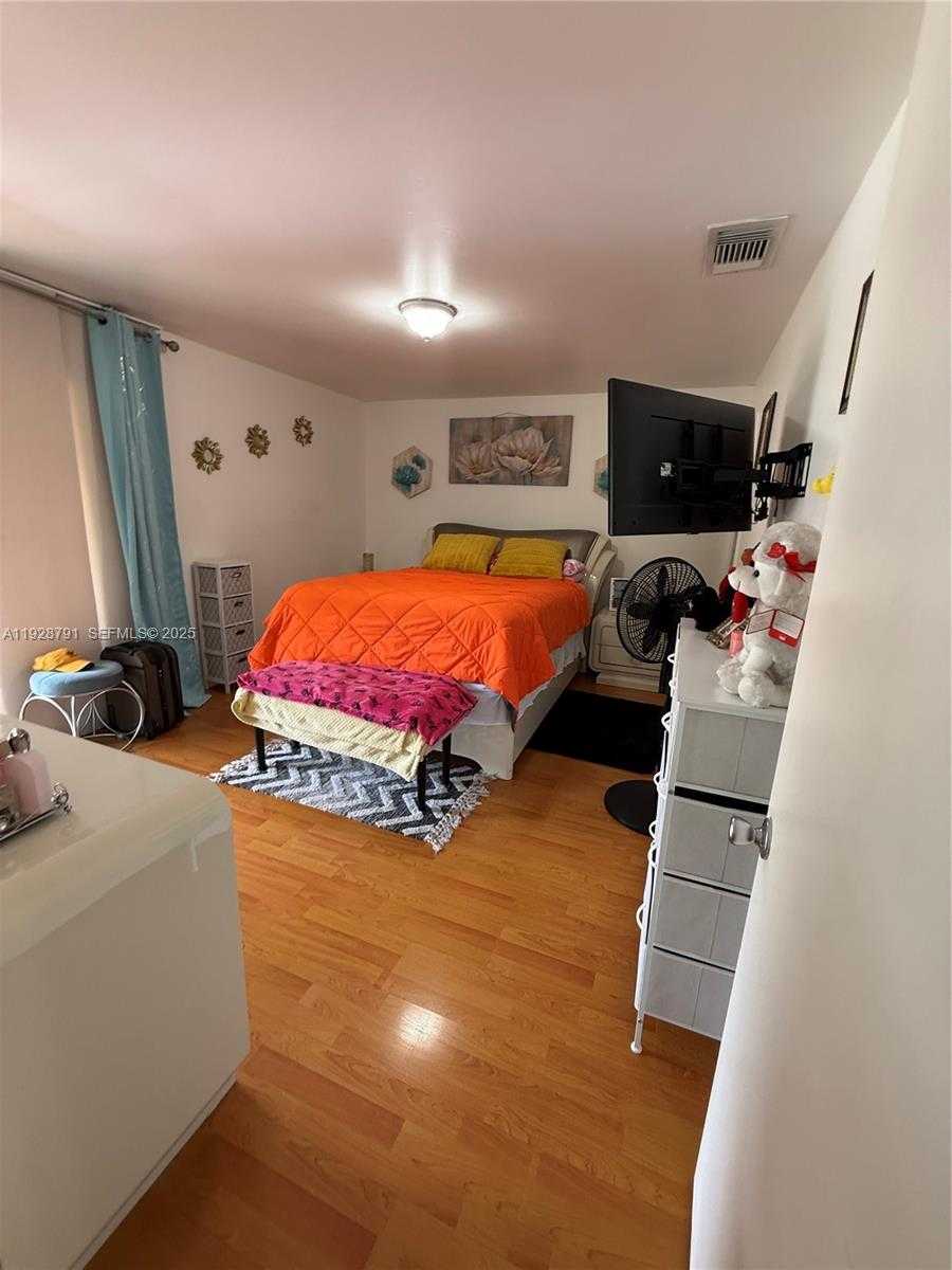 Small Image of 9525 SOUTH WEST 148TH AVE CIR, Miami Number 18