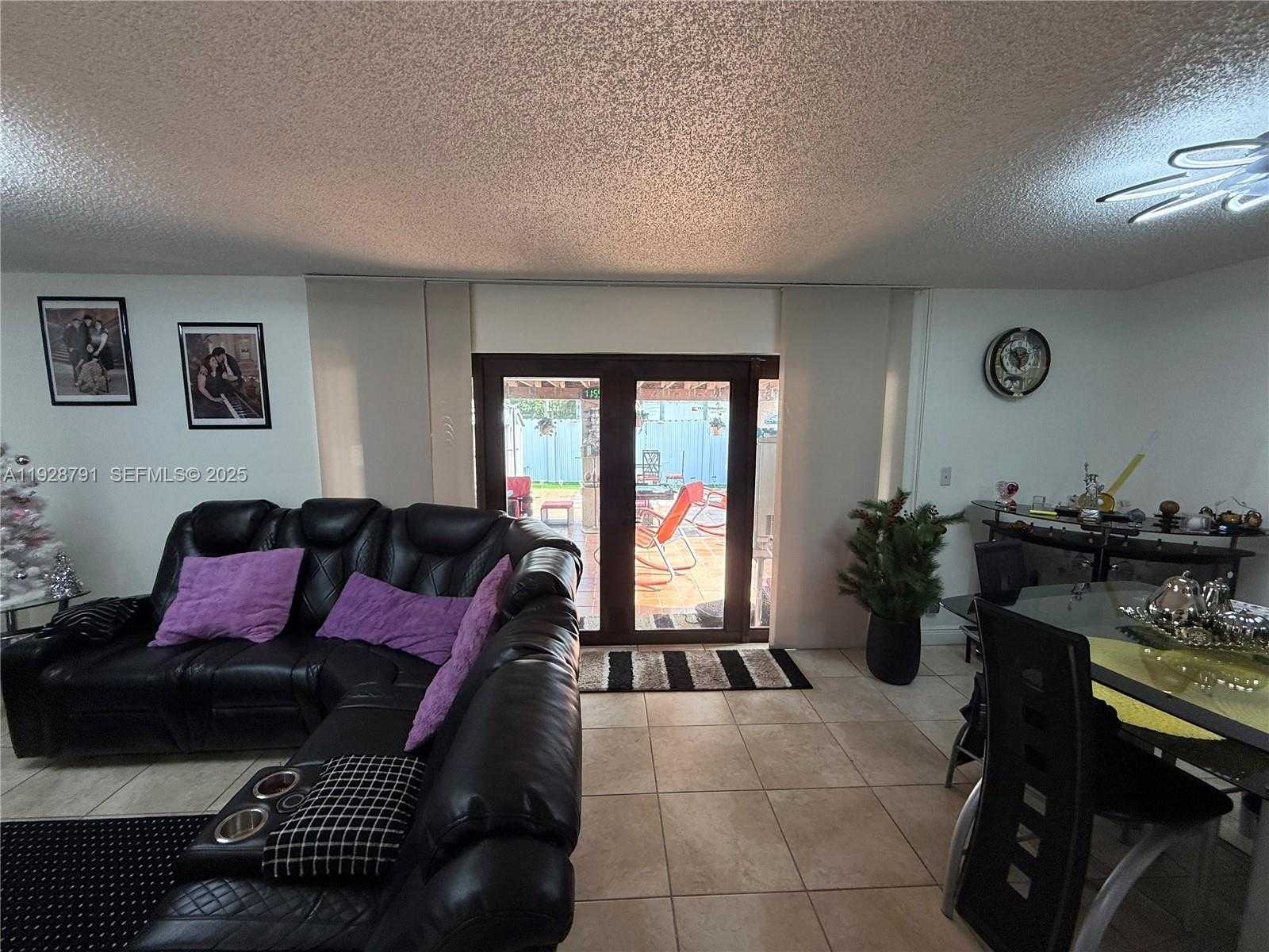 Small Image of 9525 SOUTH WEST 148TH AVE CIR, Miami Number 2