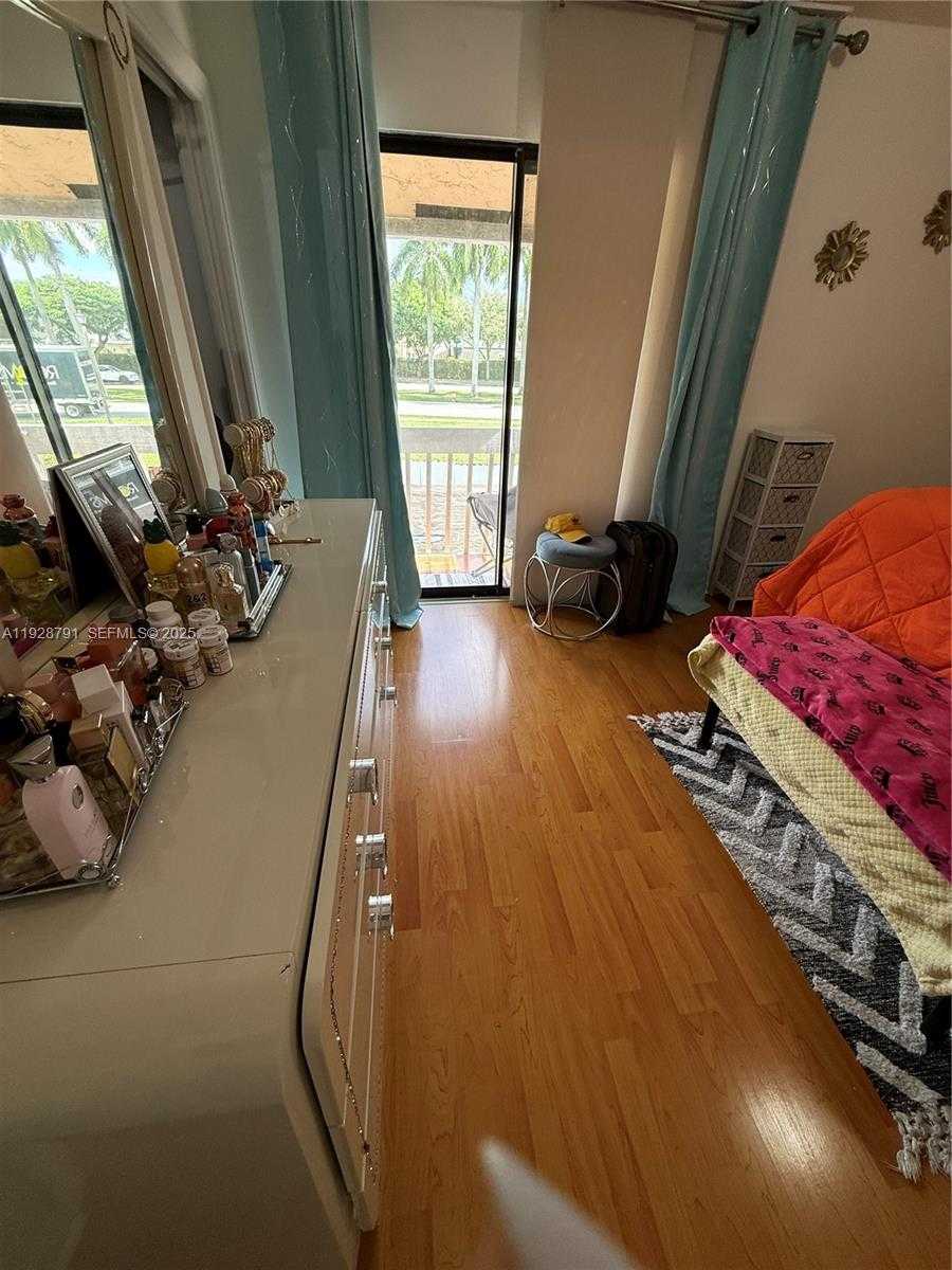 Small Image of 9525 SOUTH WEST 148TH AVE CIR, Miami Number 20