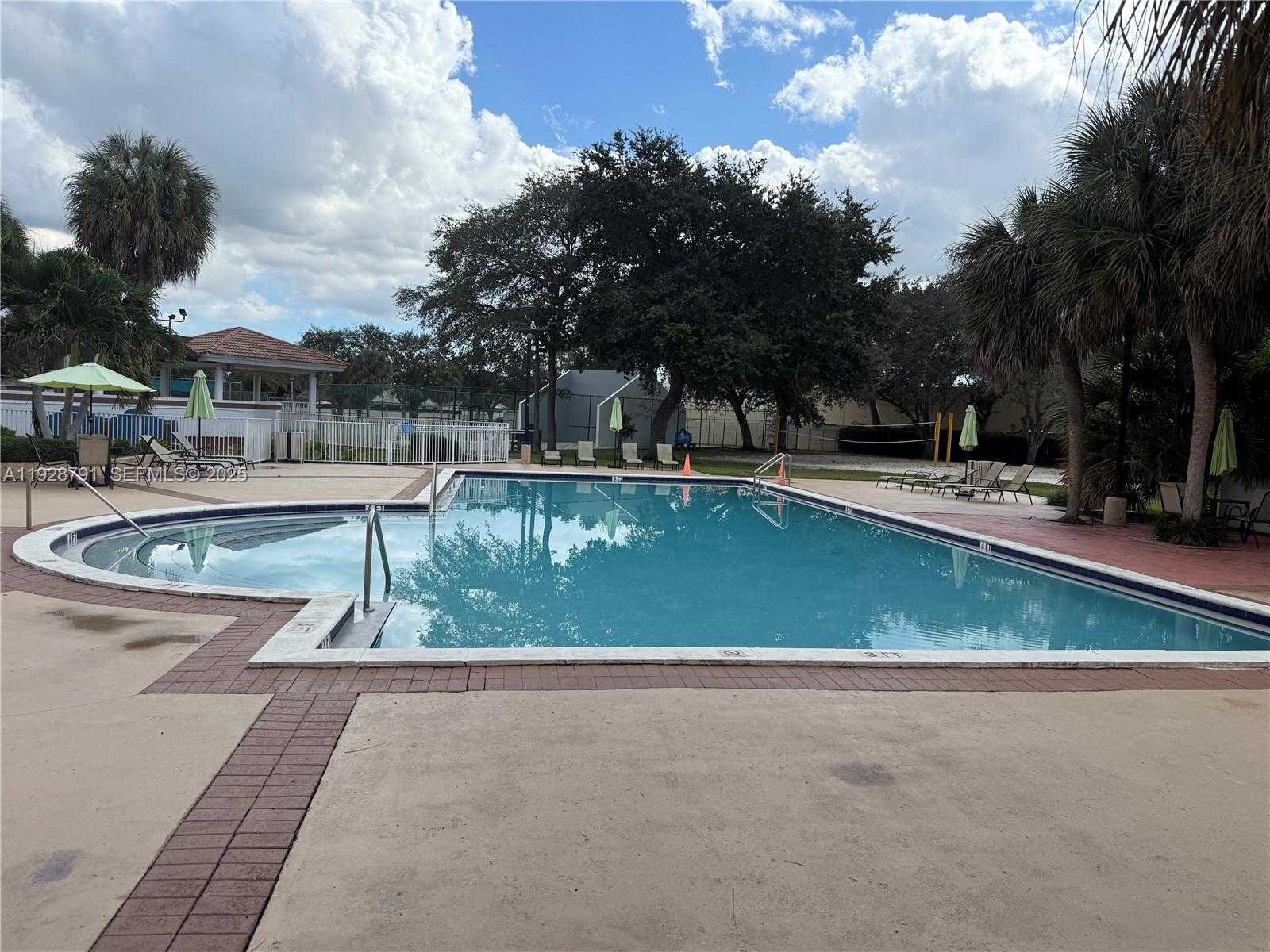 Small Image of 9525 SOUTH WEST 148TH AVE CIR, Miami Number 24