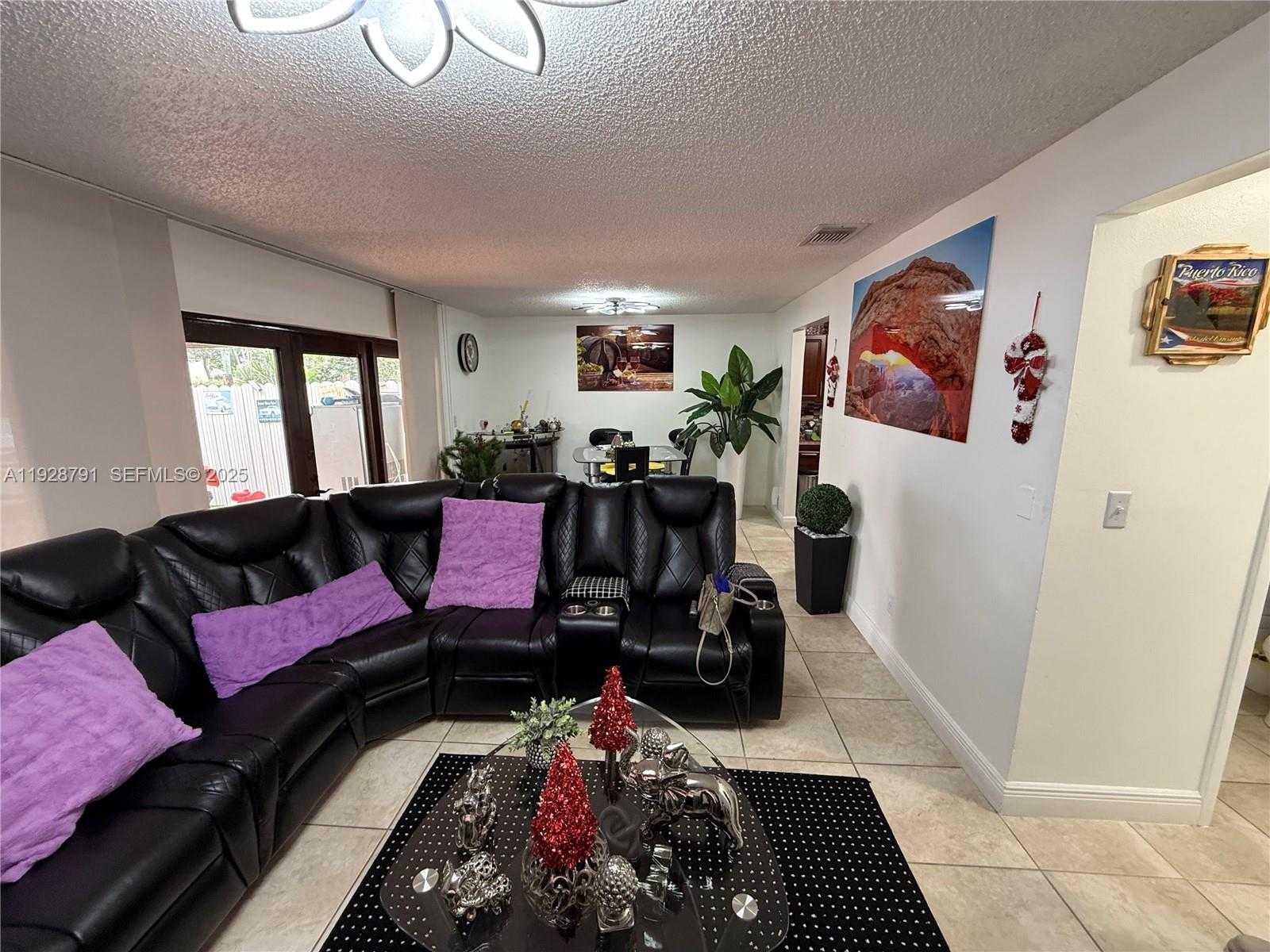 Small Image of 9525 SOUTH WEST 148TH AVE CIR, Miami Number 4