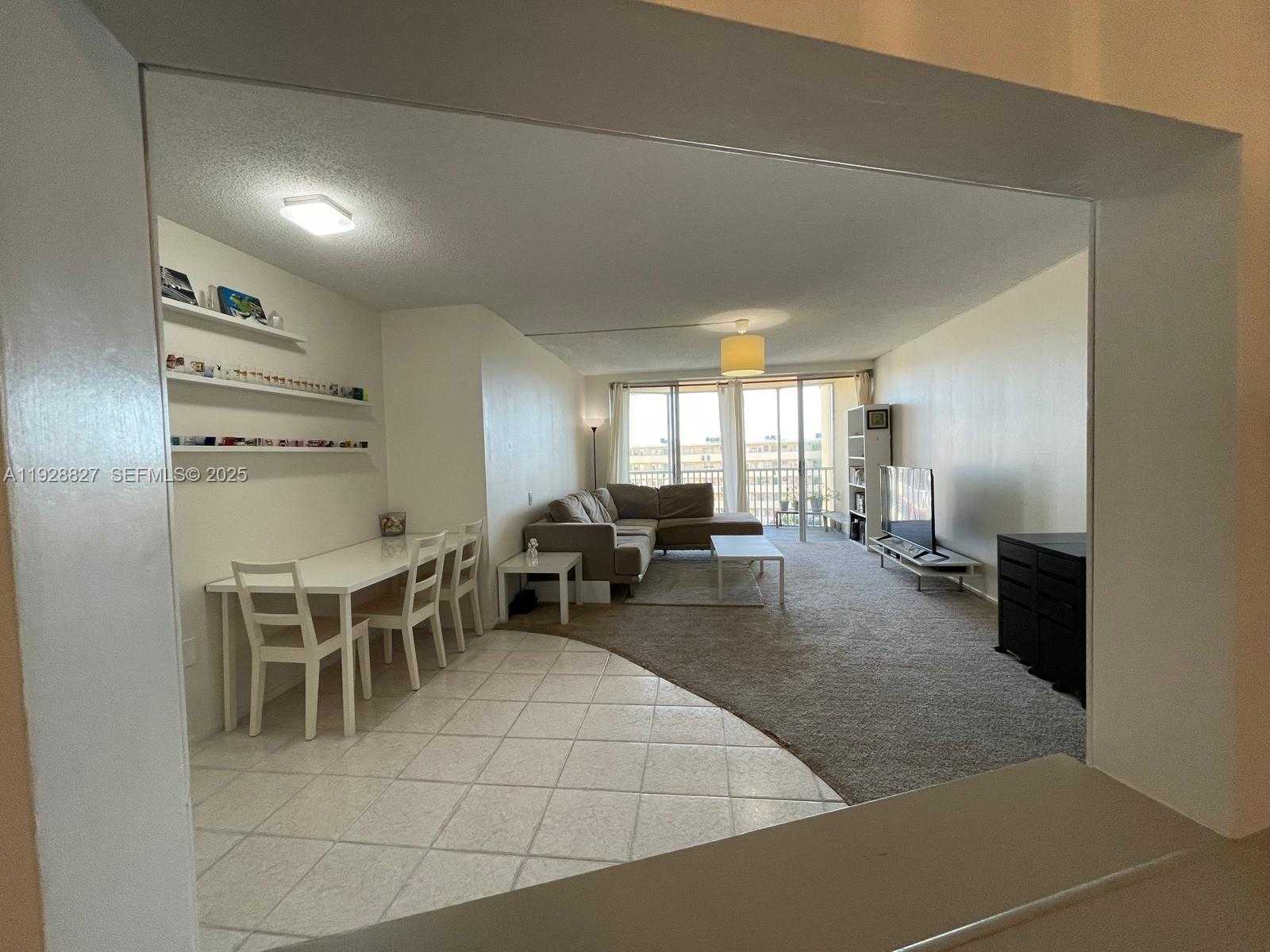 Small Image of 1750 NE 191st St, Miami, FL 33179, USA Number 11