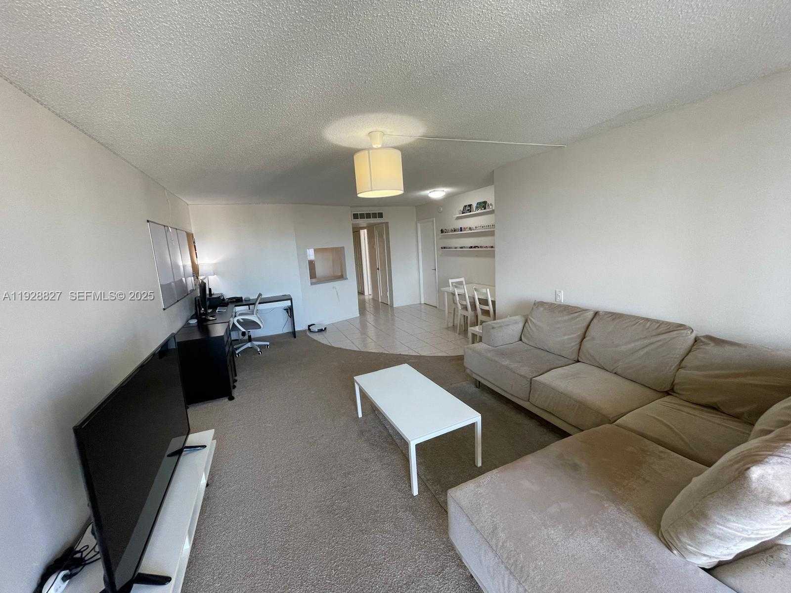 Small Image of 1750 NE 191st St, Miami, FL 33179, USA Number 15