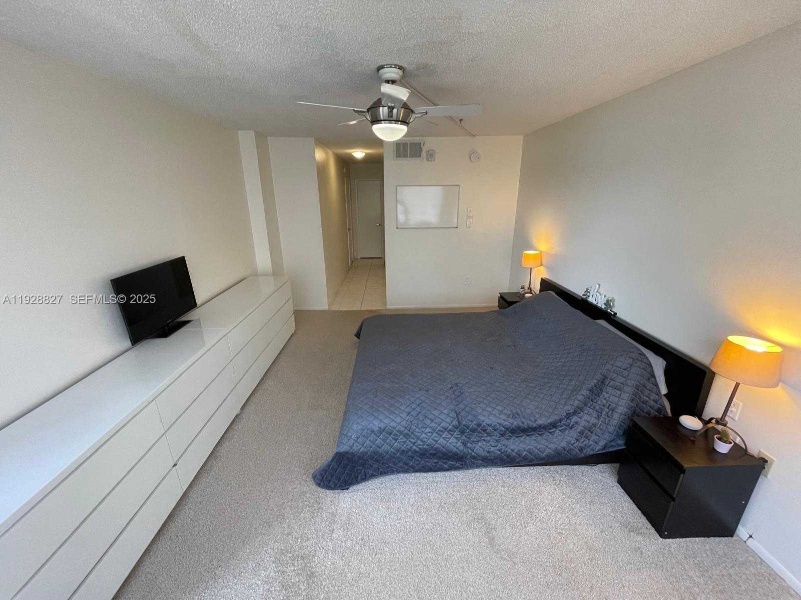 Small Image of 1750 NE 191st St, Miami, FL 33179, USA Number 23