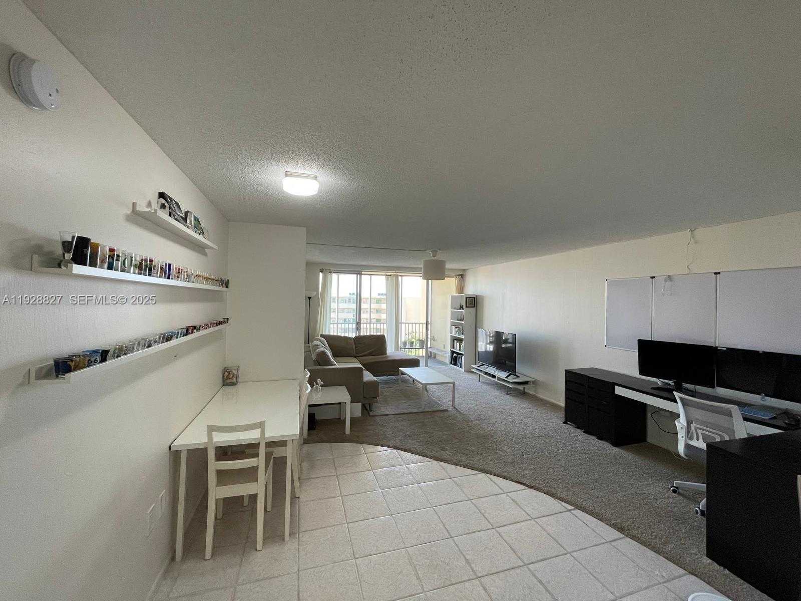 Small Image of 1750 NE 191st St, Miami, FL 33179, USA Number 5