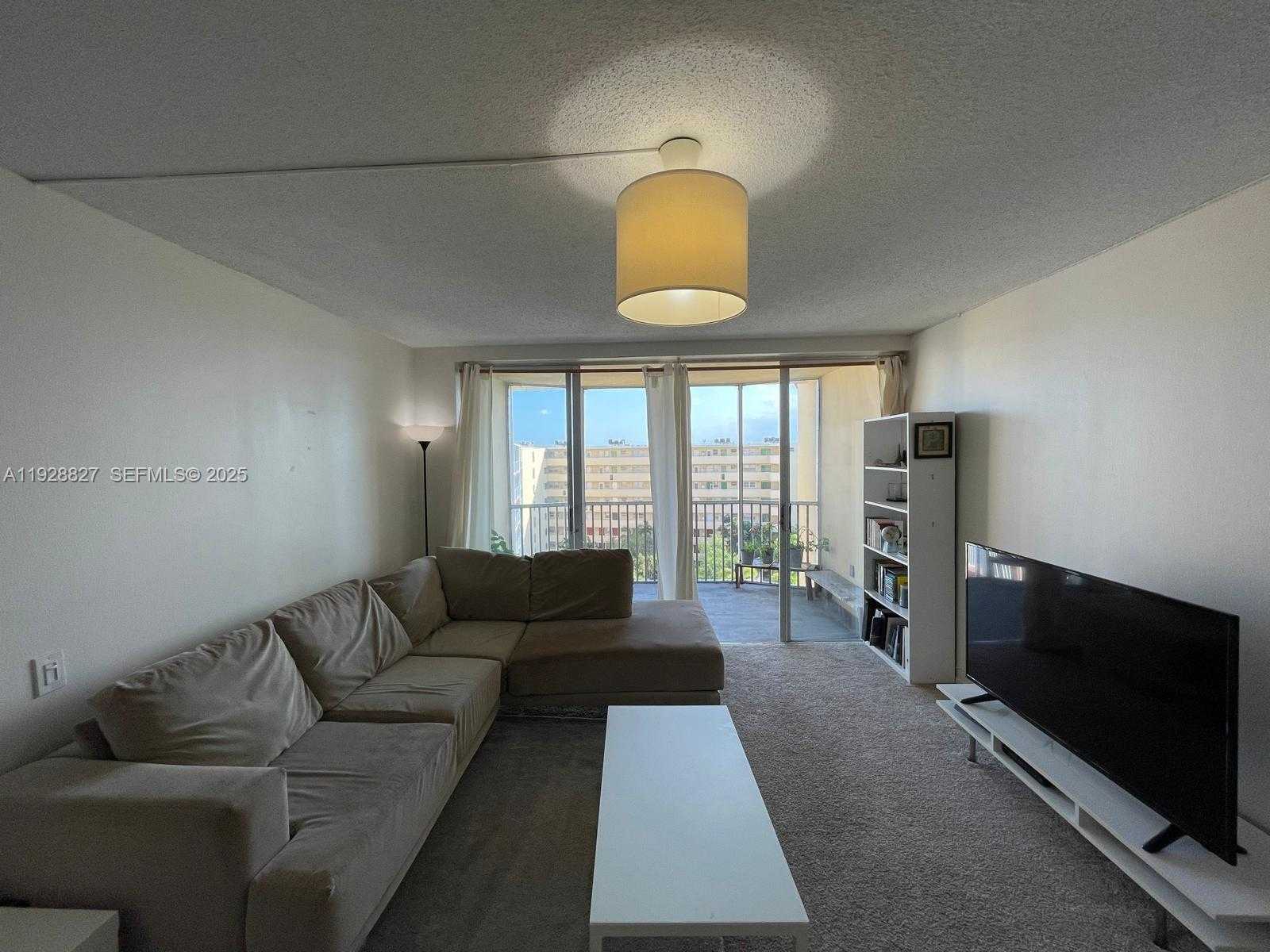 Small Image of 1750 NE 191st St, Miami, FL 33179, USA Number 8