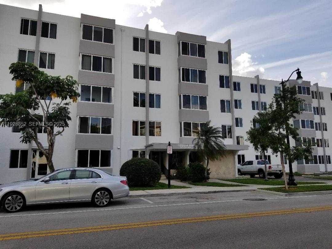 Small Image of 250 180TH DR #159, Sunny Isles Beach Number 1