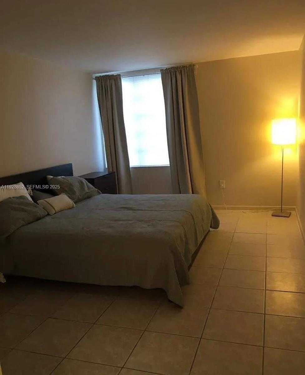 Small Image of 250 180TH DR #159, Sunny Isles Beach Number 11