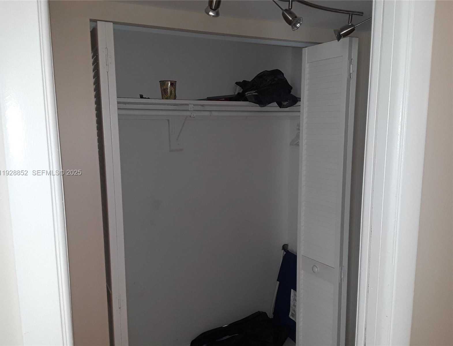 Small Image of 250 180TH DR #159, Sunny Isles Beach Number 13