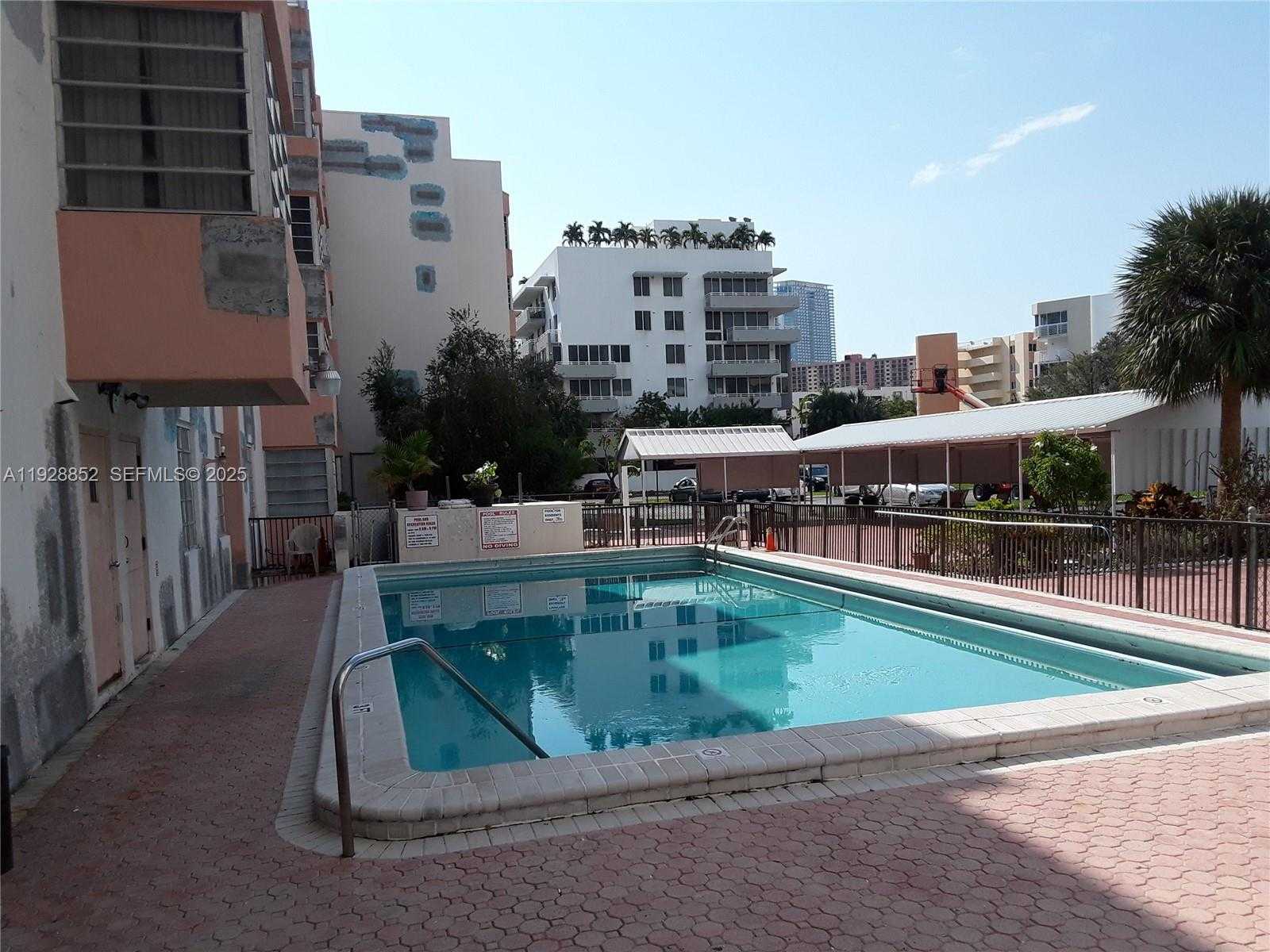 Small Image of 250 180TH DR #159, Sunny Isles Beach Number 19