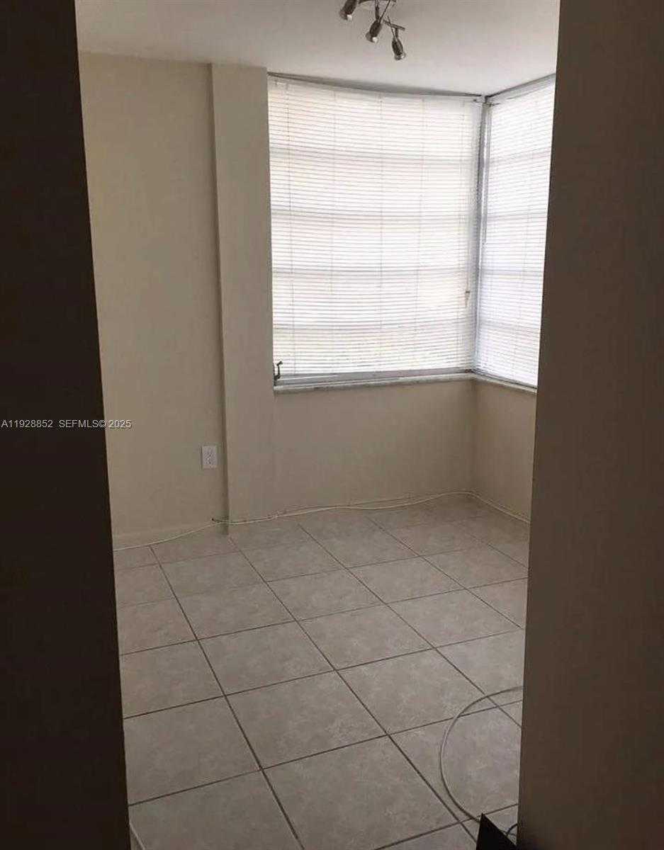 Small Image of 250 180TH DR #159, Sunny Isles Beach Number 20