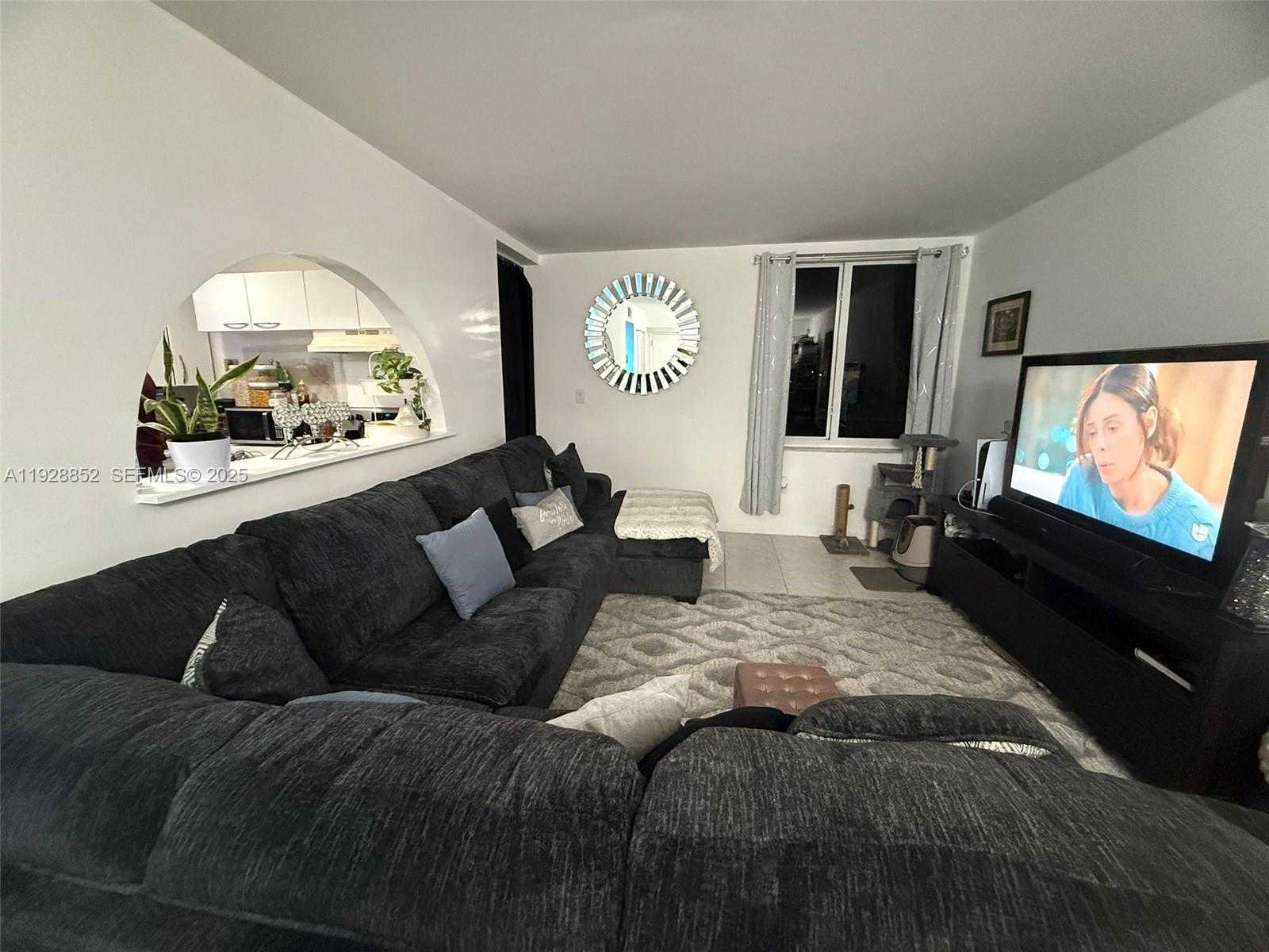 Small Image of 250 180TH DR #159, Sunny Isles Beach Number 3