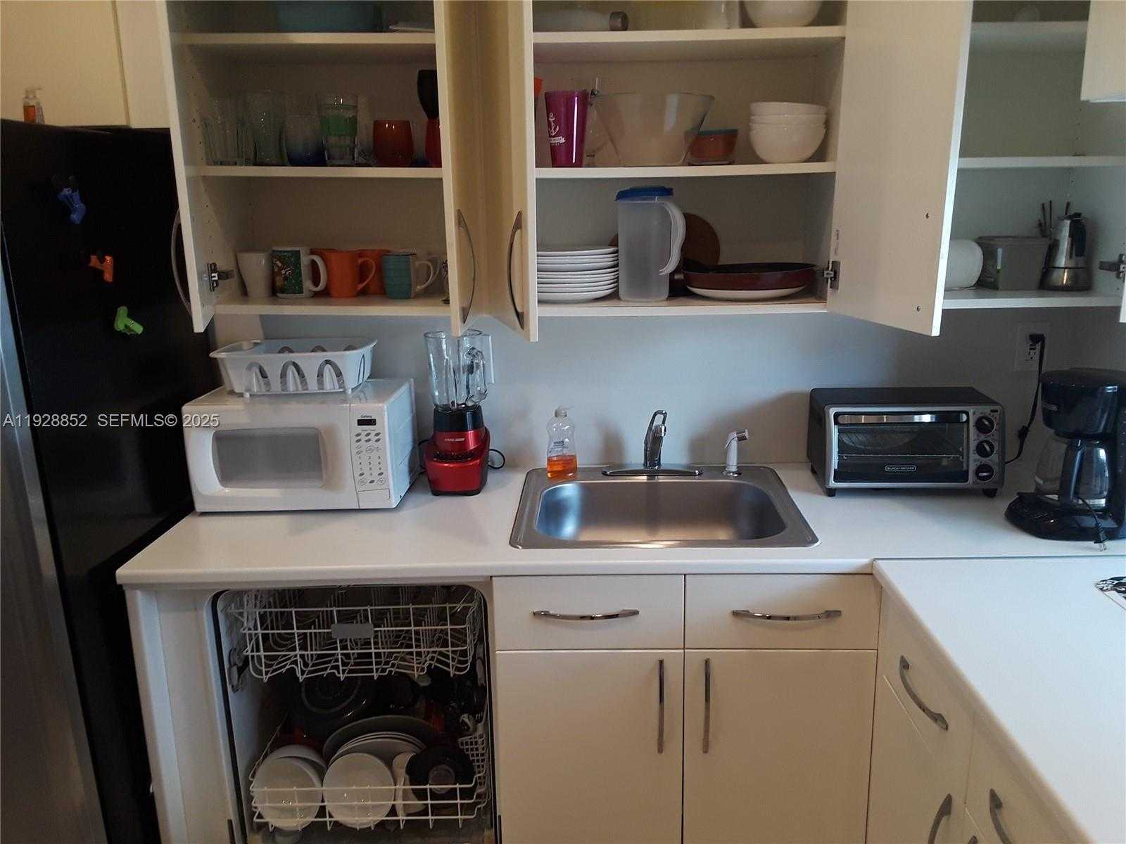 Small Image of 250 180TH DR #159, Sunny Isles Beach Number 9