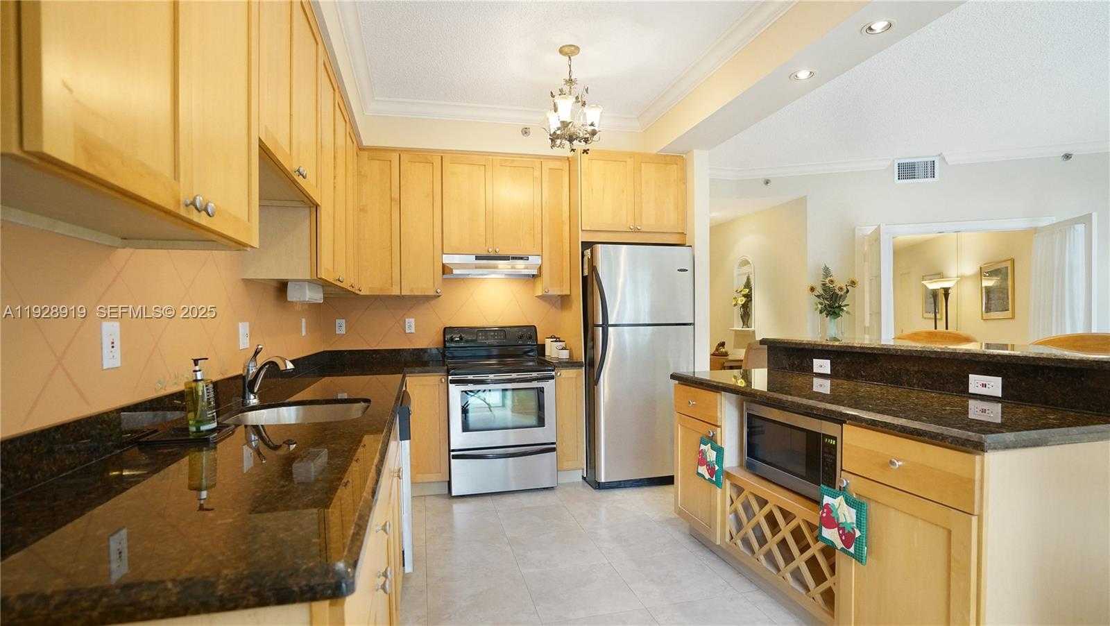 Small Image of 3600 MYSTIC POINTE DR #115, Aventura Number 11