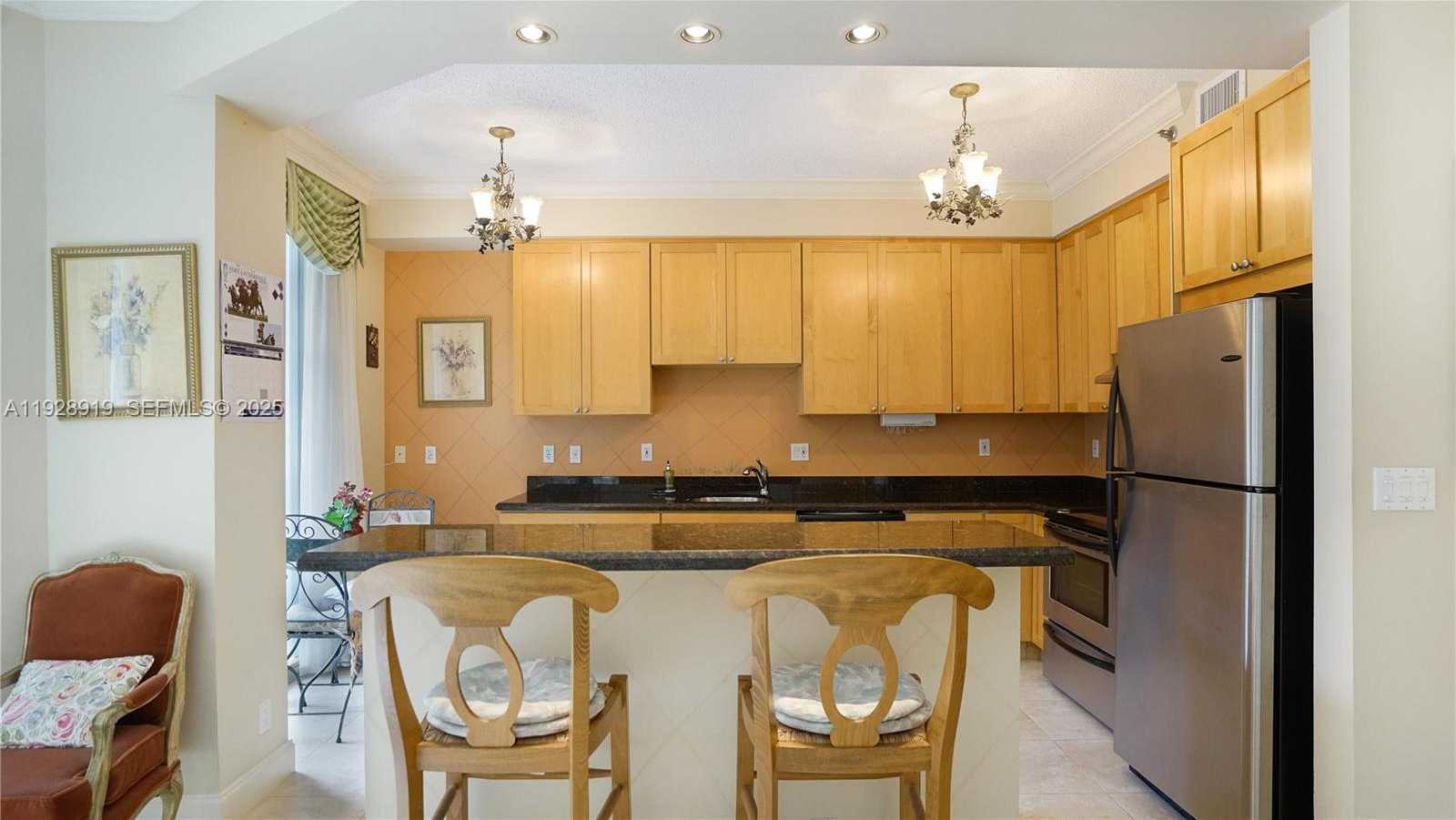 Small Image of 3600 MYSTIC POINTE DR #115, Aventura Number 15