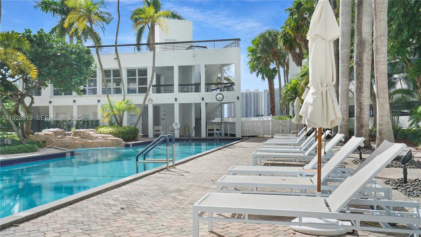 Small Image of 3600 MYSTIC POINTE DR #115, Aventura Number 32