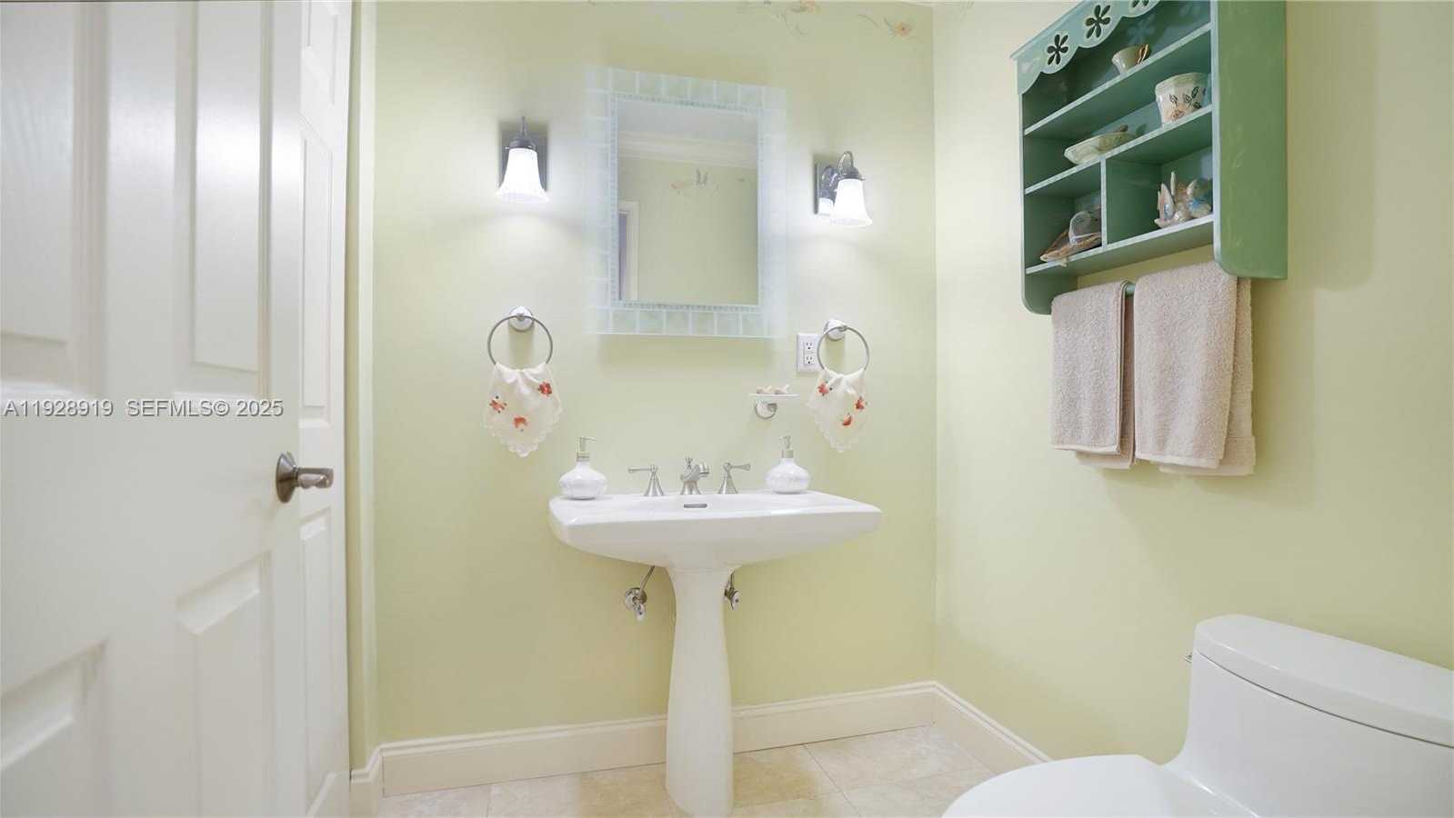 Small Image of 3600 MYSTIC POINTE DR #115, Aventura Number 39
