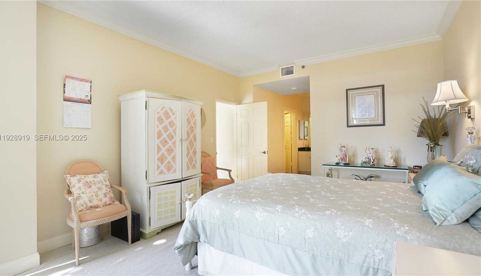 Small Image of 3600 MYSTIC POINTE DR #115, Aventura Number 61