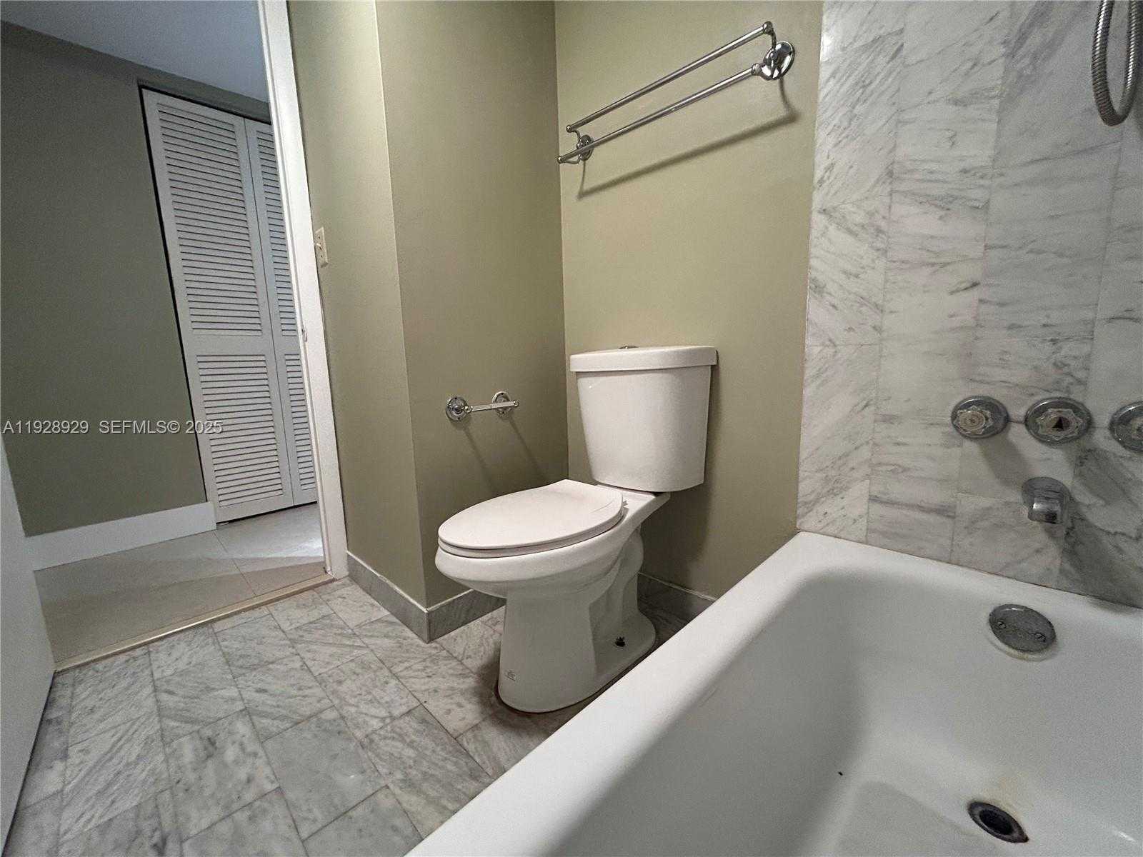 Small Image of 1450 BRICKELL BAY DR #1706, Miami Number 13