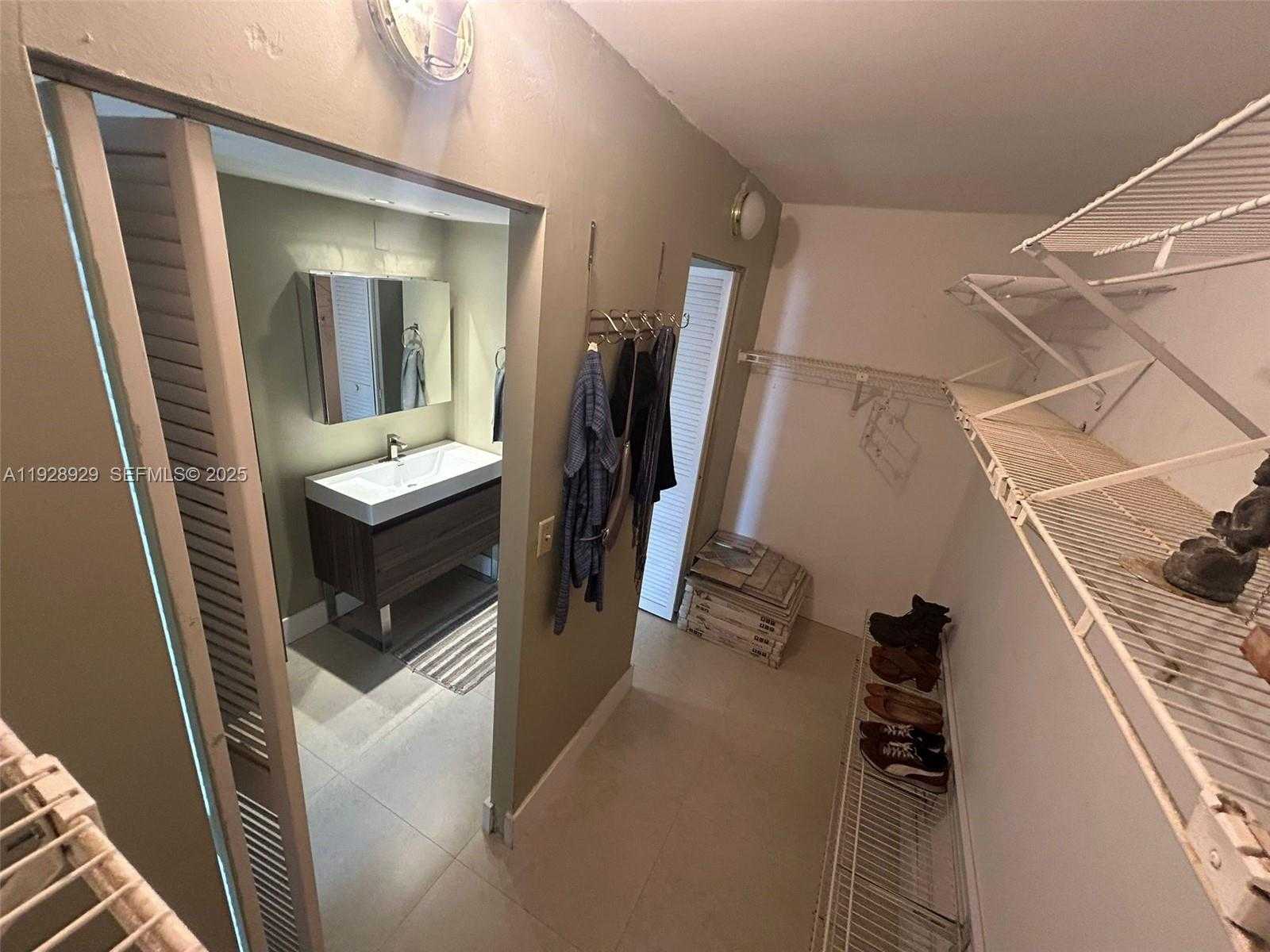 Small Image of 1450 BRICKELL BAY DR #1706, Miami Number 15