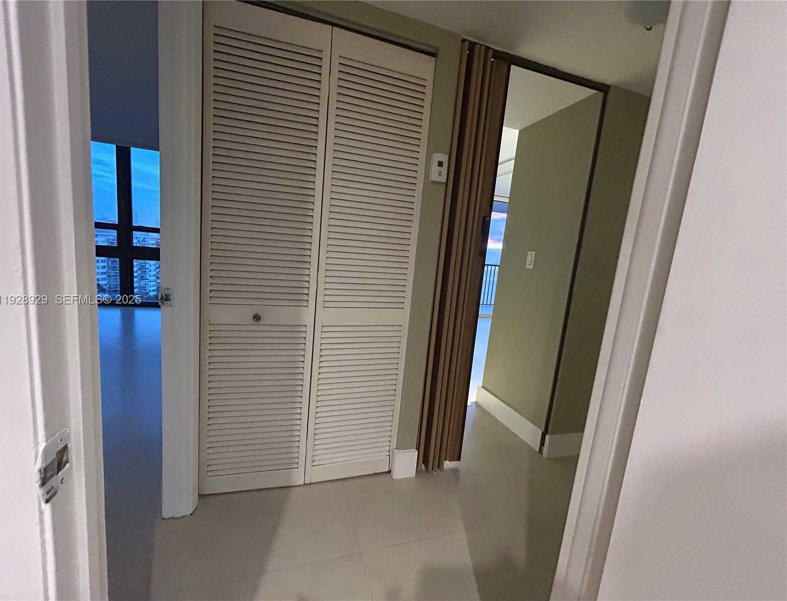 Small Image of 1450 BRICKELL BAY DR #1706, Miami Number 19