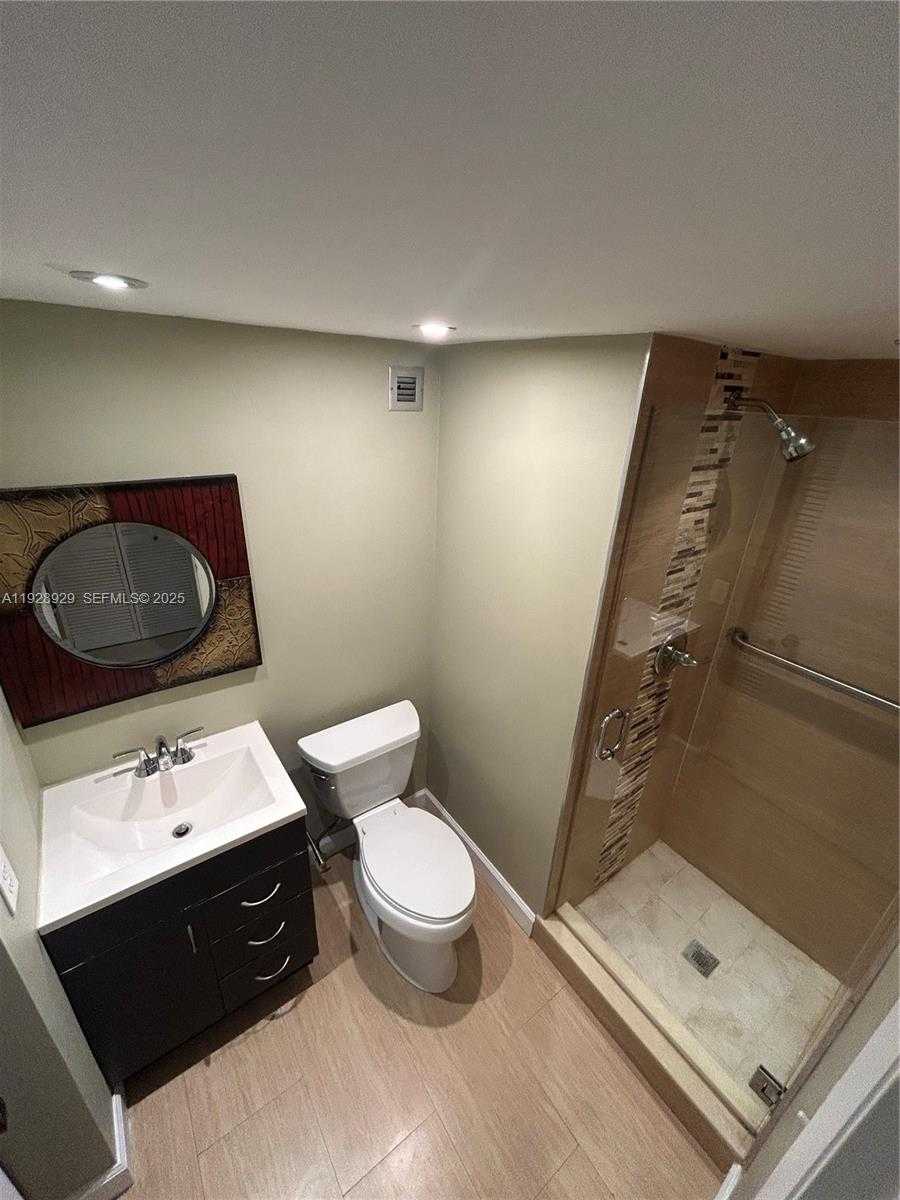 Small Image of 1450 BRICKELL BAY DR #1706, Miami Number 20