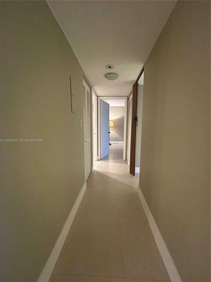 Small Image of 1450 BRICKELL BAY DR #1706, Miami Number 23