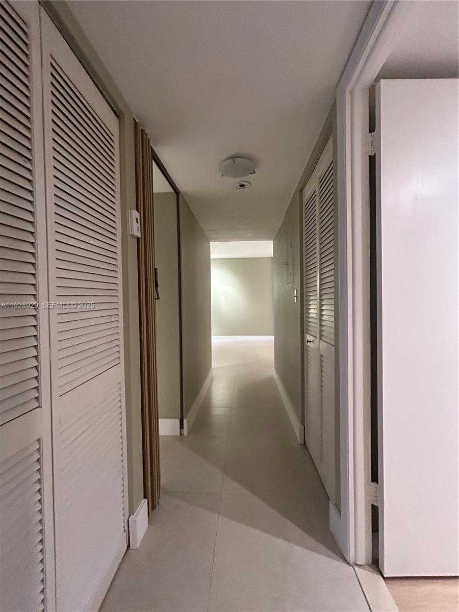 Small Image of 1450 BRICKELL BAY DR #1706, Miami Number 24
