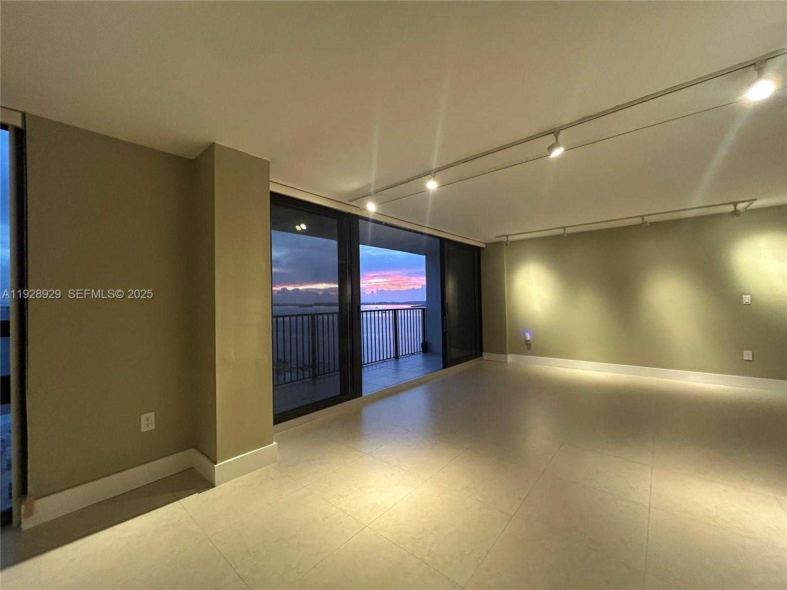 Small Image of 1450 BRICKELL BAY DR #1706, Miami Number 25