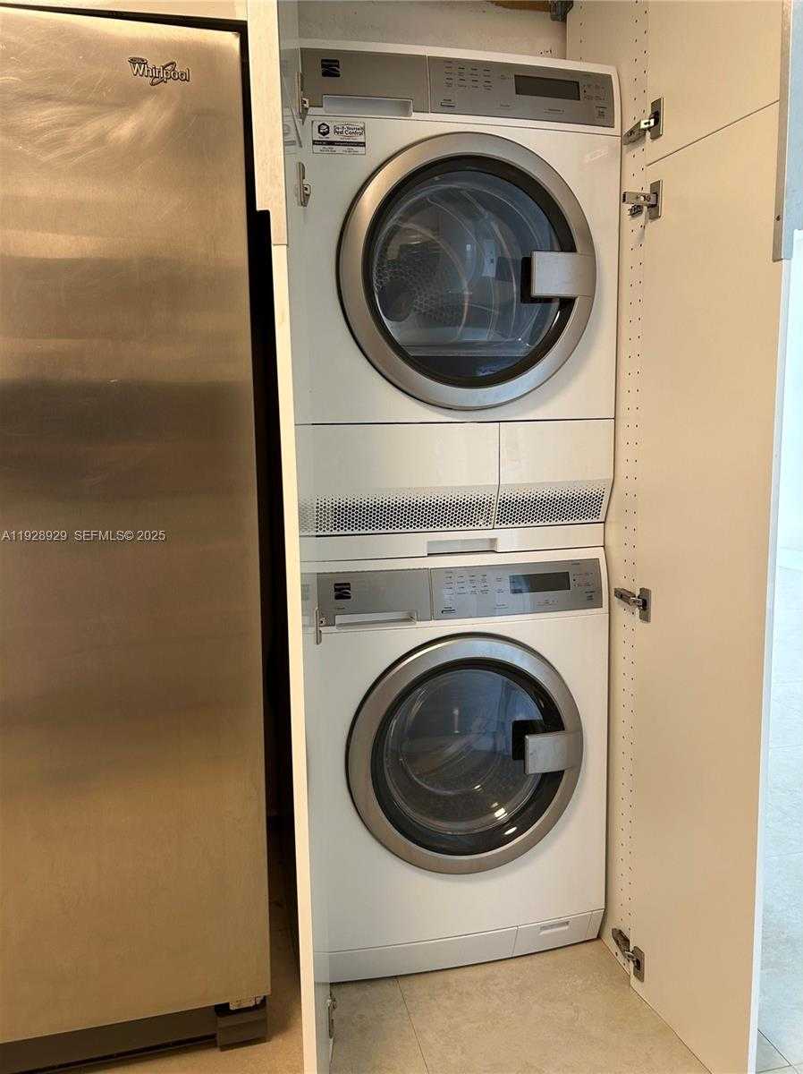 Small Image of 1450 BRICKELL BAY DR #1706, Miami Number 30