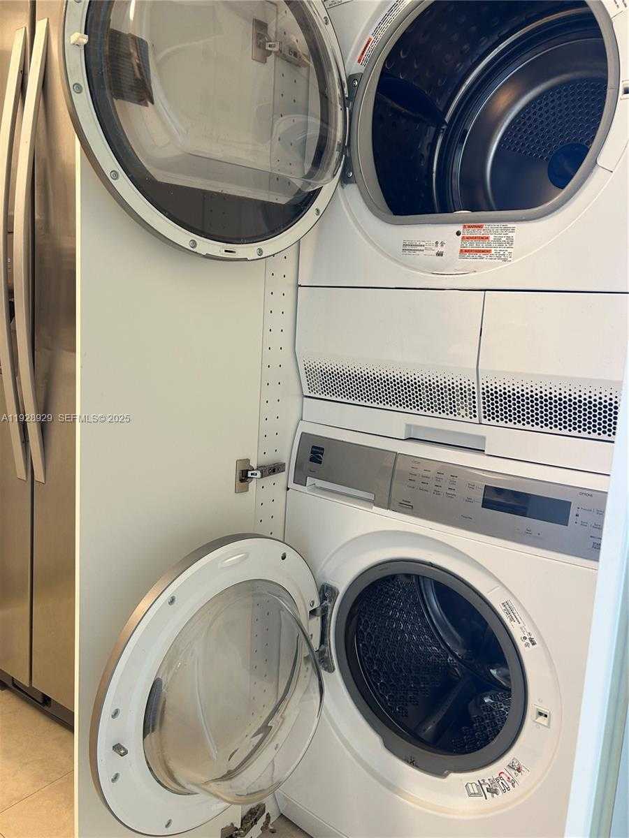 Small Image of 1450 BRICKELL BAY DR #1706, Miami Number 31