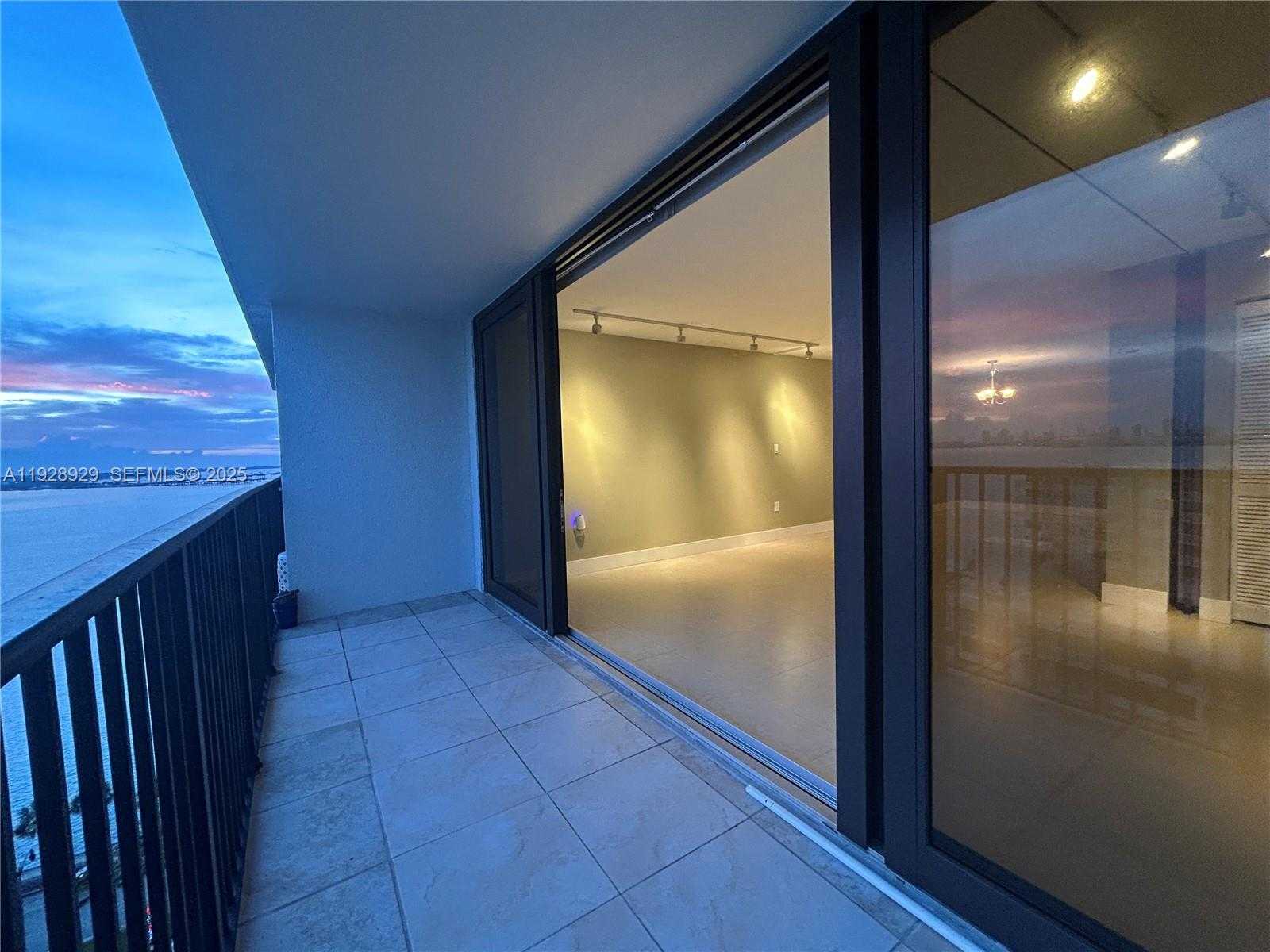 Small Image of 1450 BRICKELL BAY DR #1706, Miami Number 35