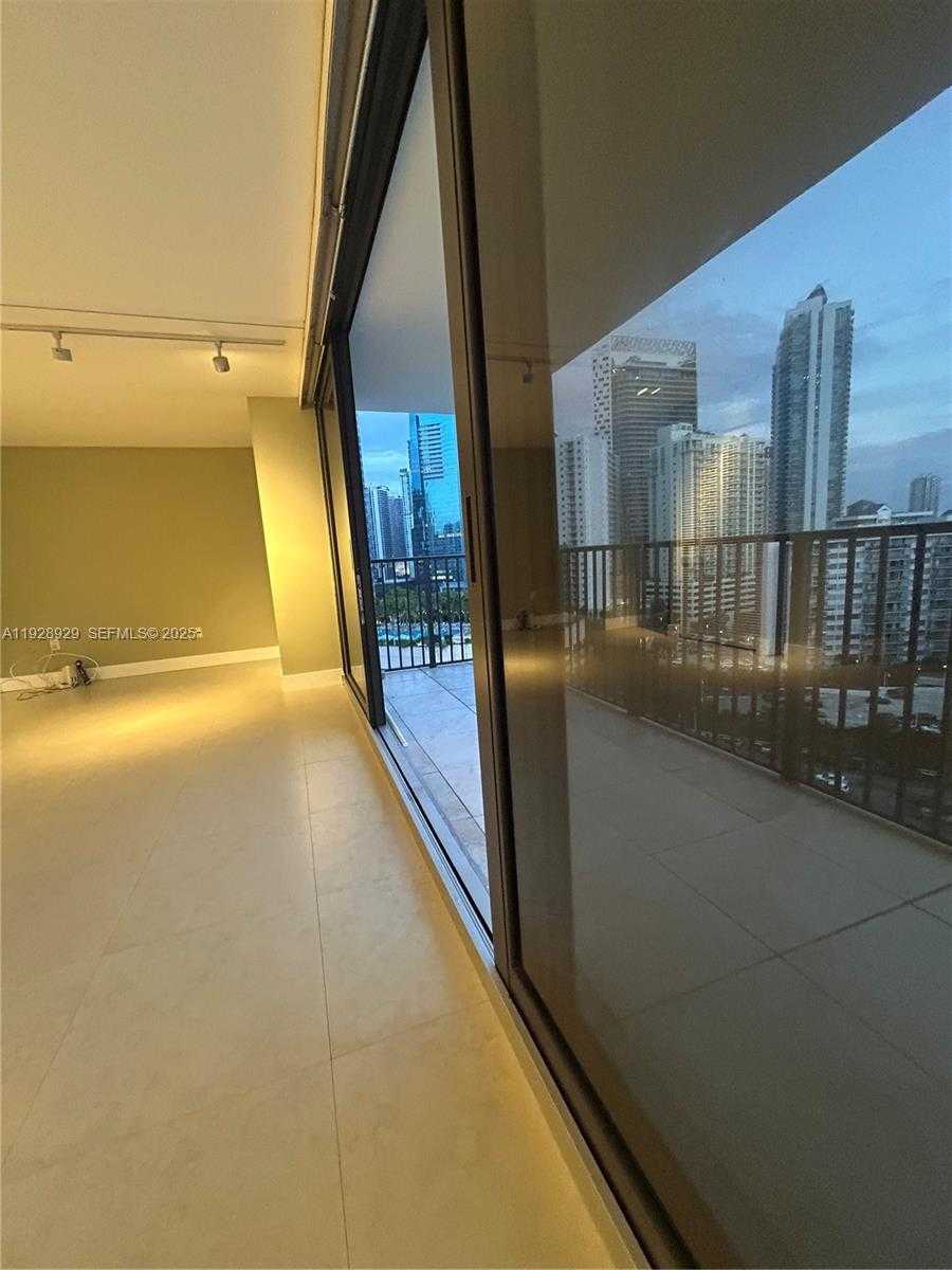 Small Image of 1450 BRICKELL BAY DR #1706, Miami Number 36
