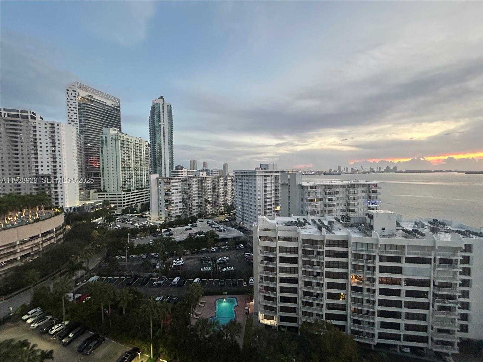 Small Image of 1450 BRICKELL BAY DR #1706, Miami Number 39