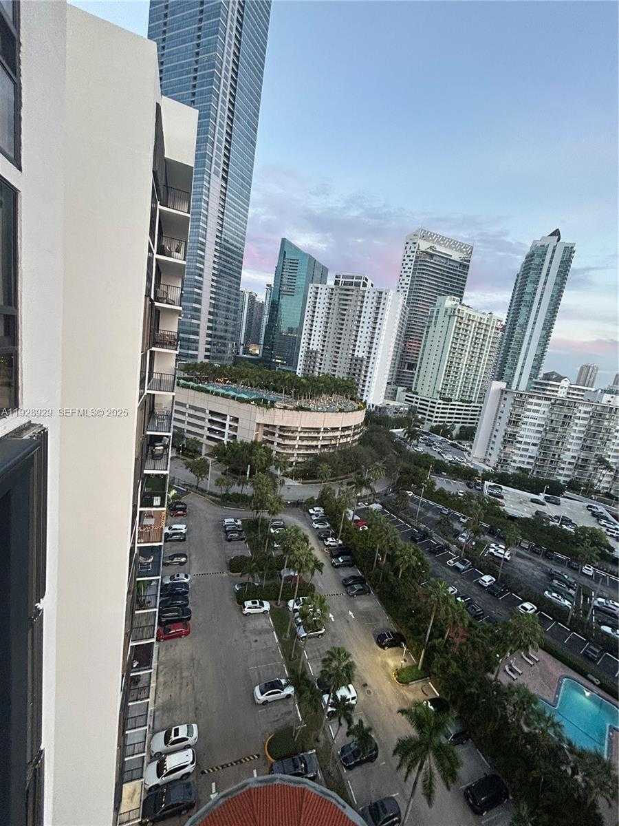 Small Image of 1450 BRICKELL BAY DR #1706, Miami Number 42