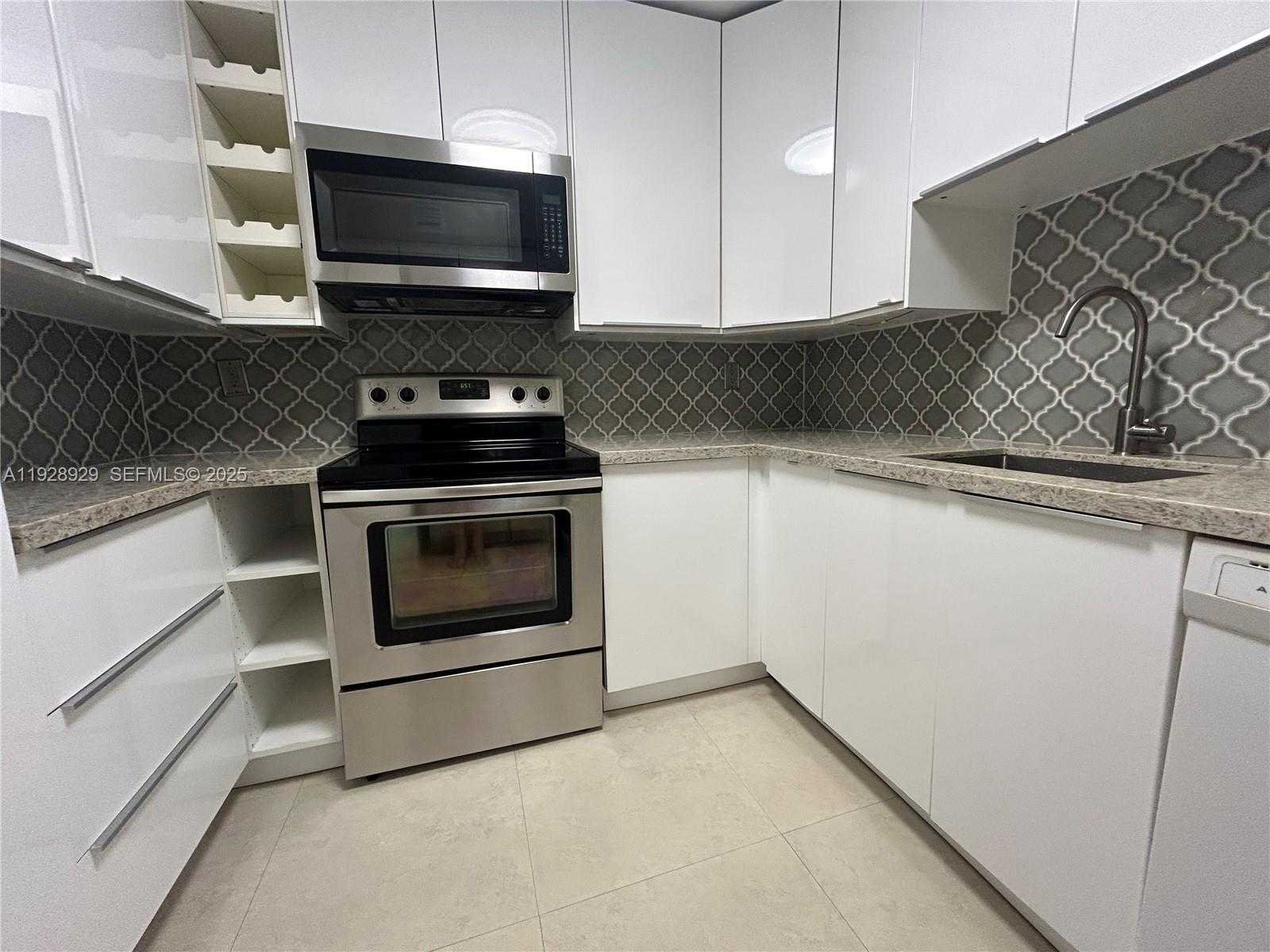 Small Image of 1450 BRICKELL BAY DR #1706, Miami Number 5