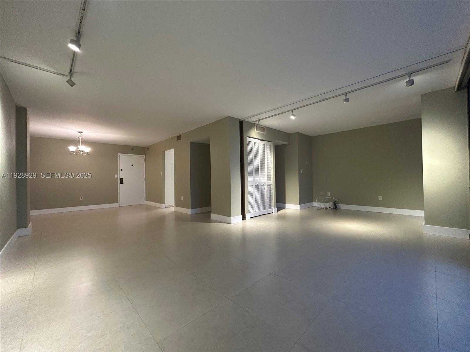 Small Image of 1450 BRICKELL BAY DR #1706, Miami Number 9