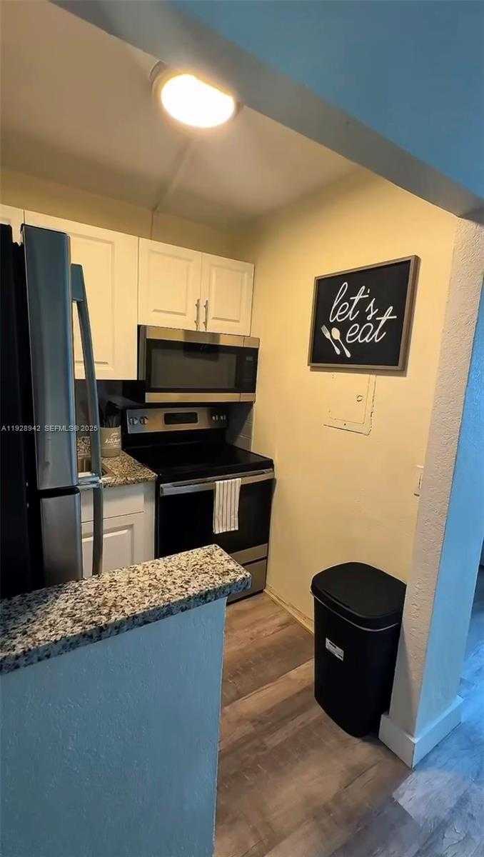 Small Image of 7904 WEST DR #315, North Bay Village Number 4