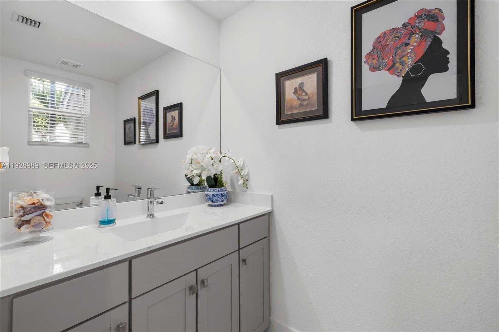 Imagen de Pequeño Objeto